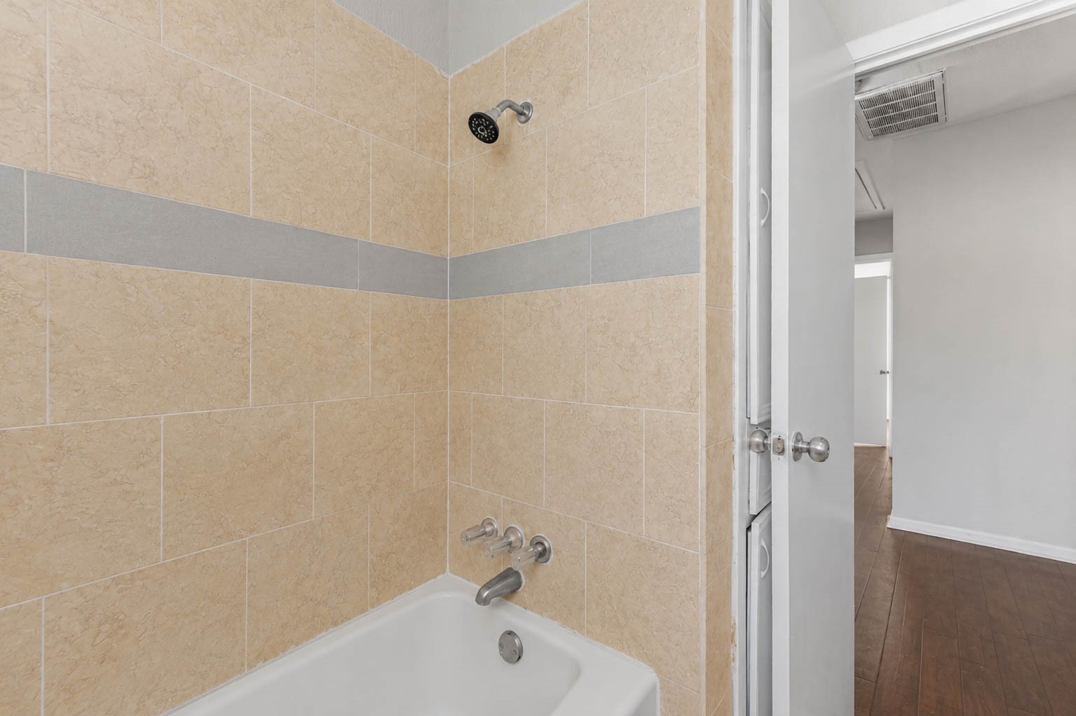7217 Parker Road Property Photo 8