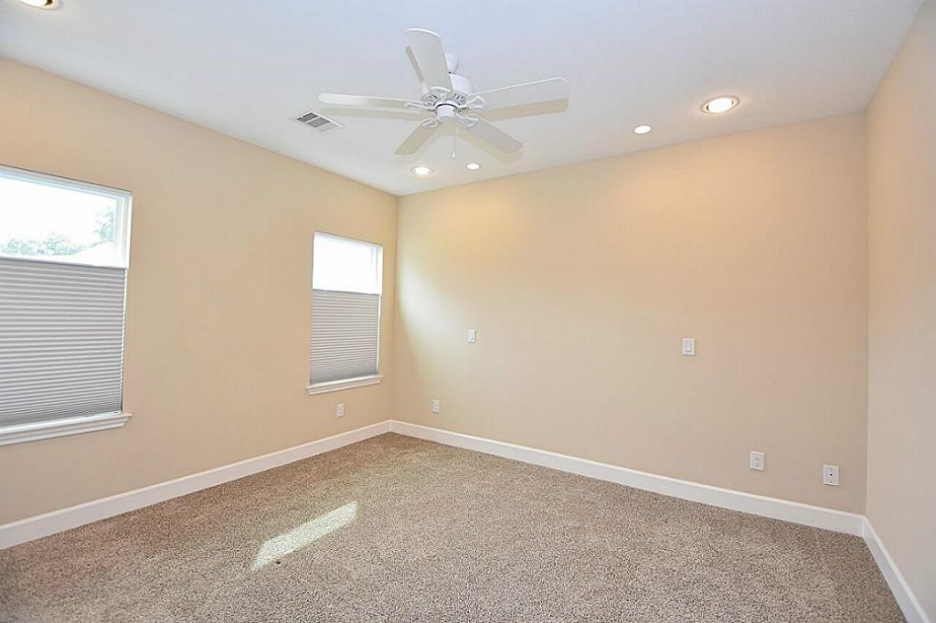 5321 Avenue J Property Photo 9