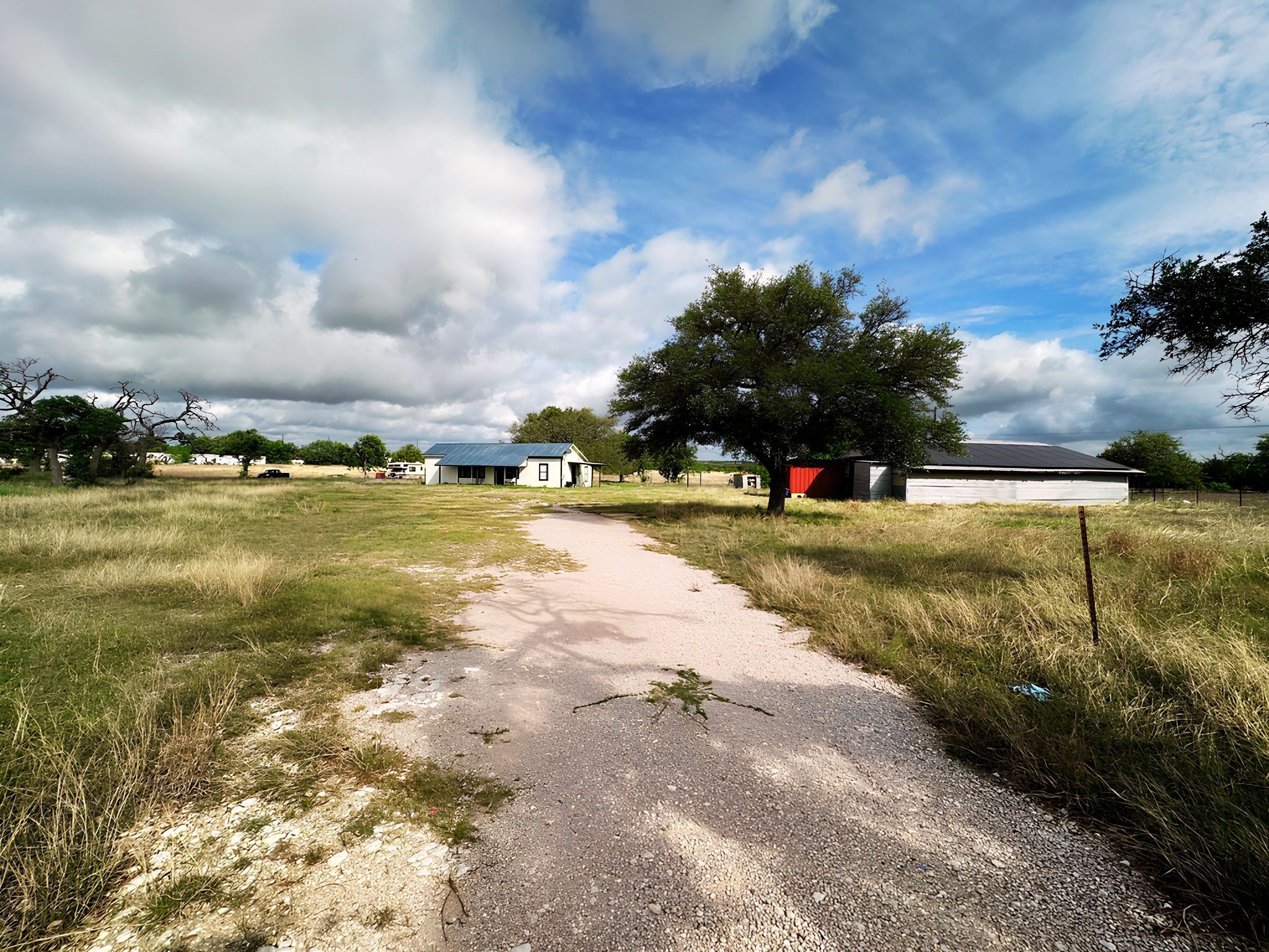 718 E Fm 243 Property Photo 4