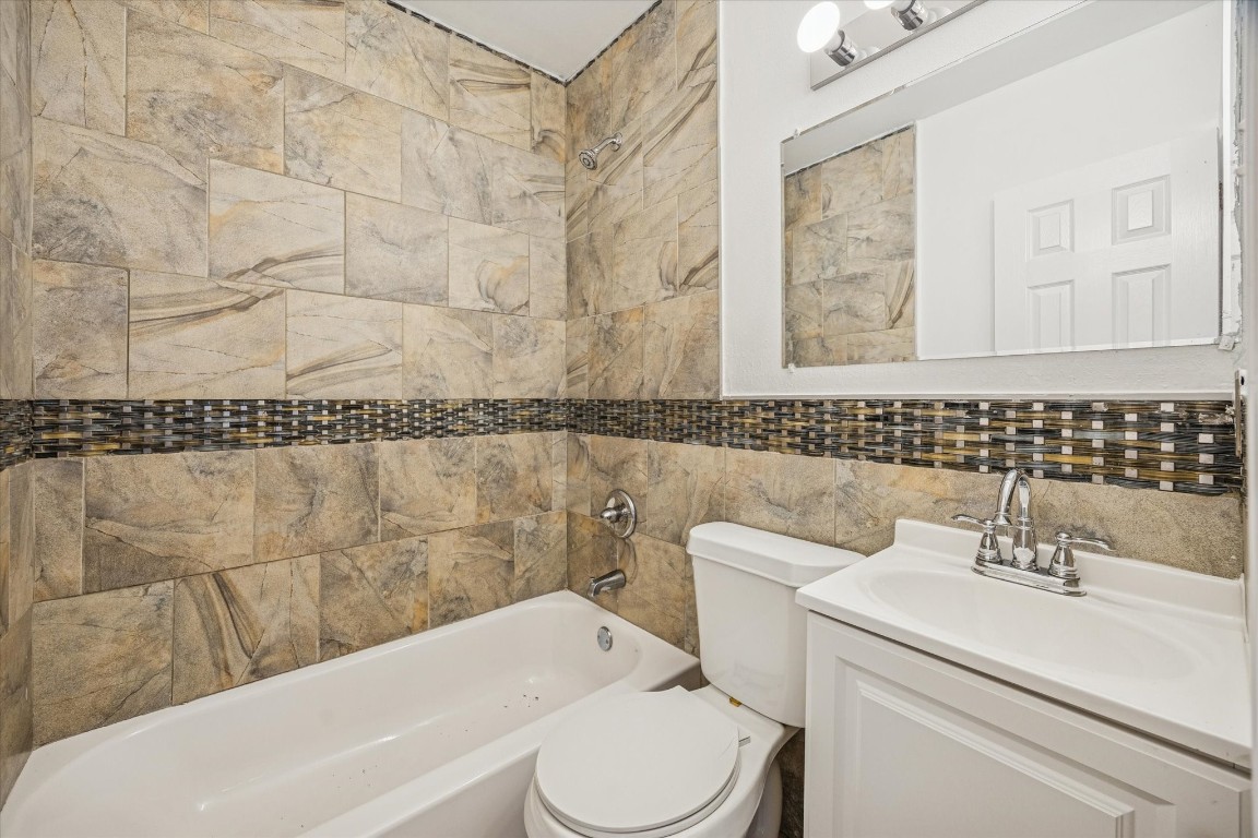 708 E 32nd Street Property Photo 11