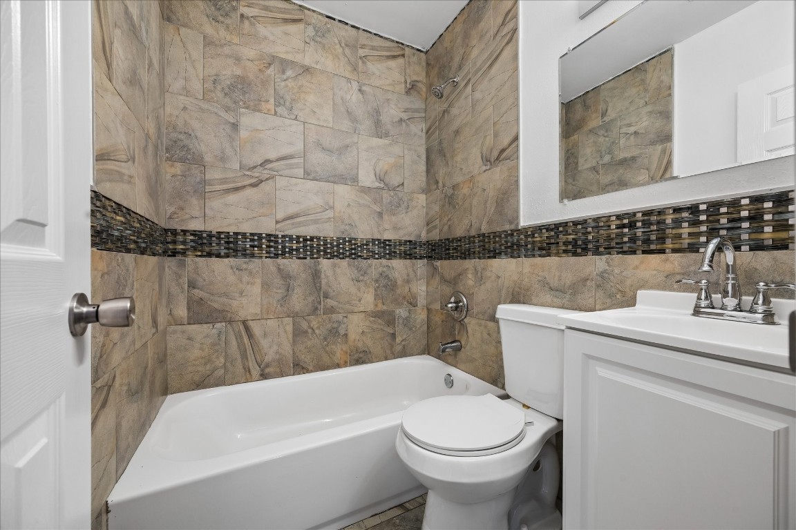708 E 32nd Street Property Photo 21