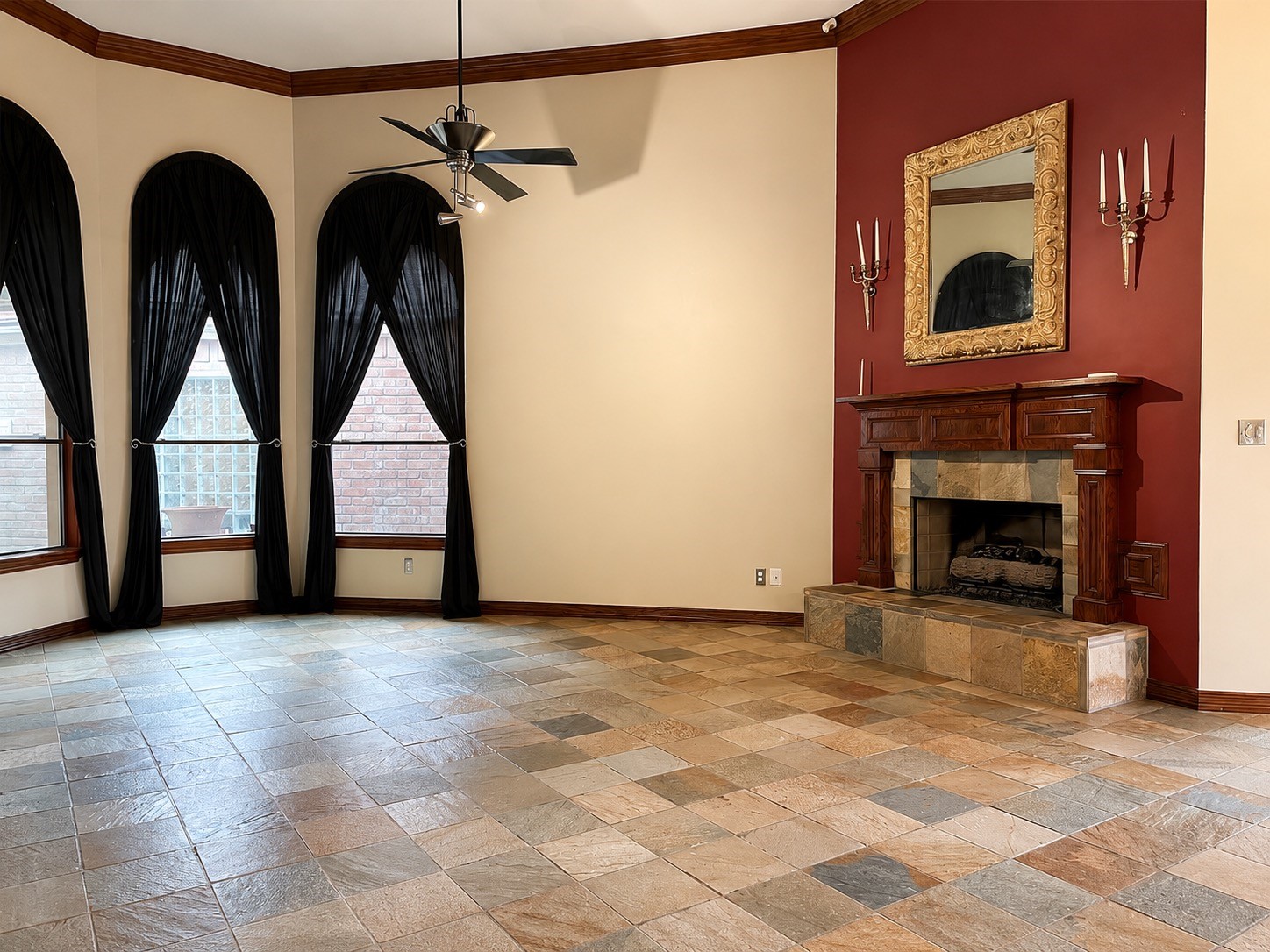 6983 Oakwood Park Property Photo 4