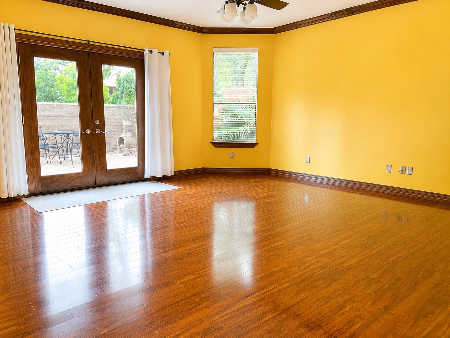 6983 Oakwood Park Property Photo 8