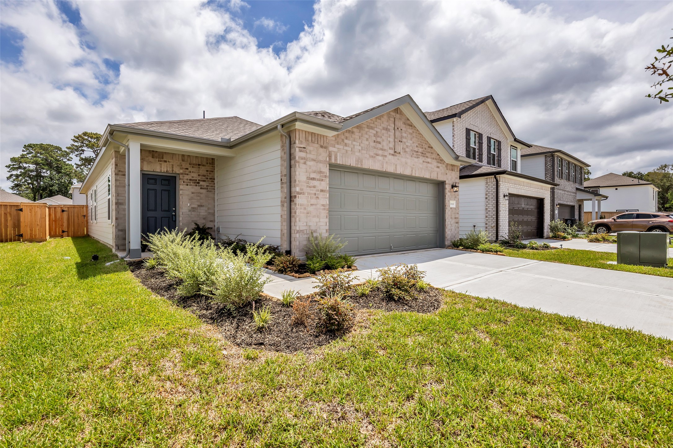 18669 Shauna Danielle Drive Property Photo 1
