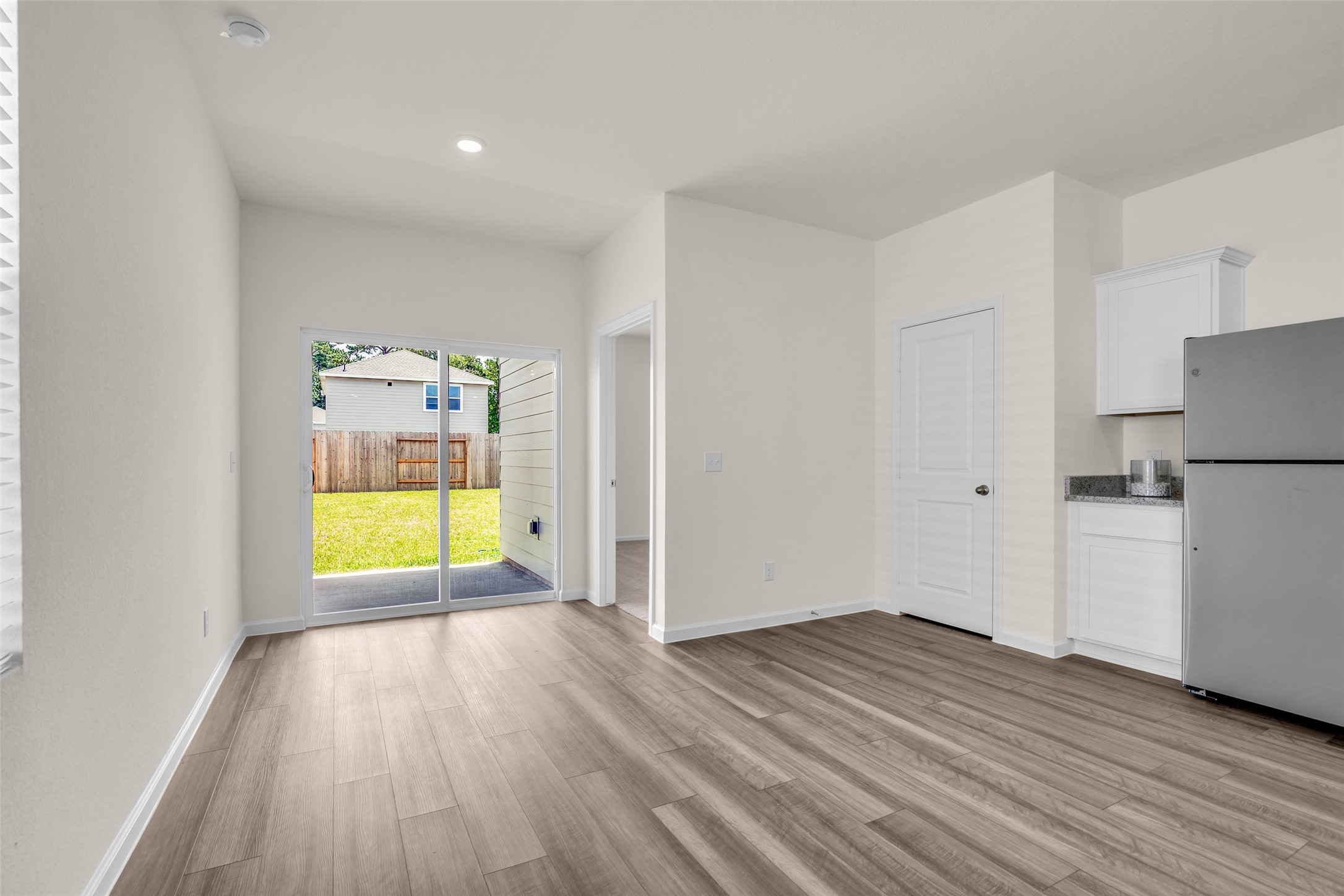 18669 Shauna Danielle Drive Property Photo 8