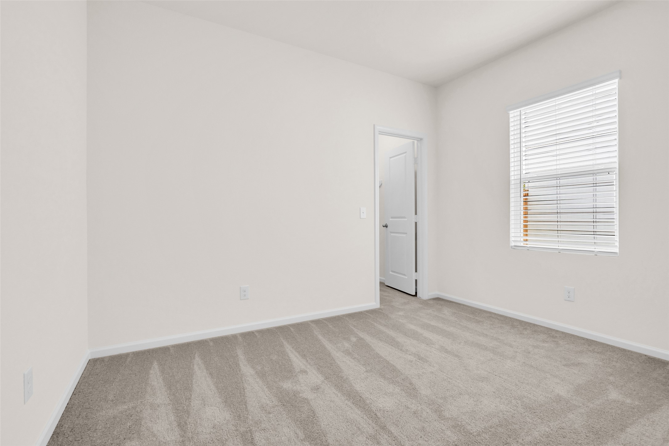 18669 Shauna Danielle Drive Property Photo 14