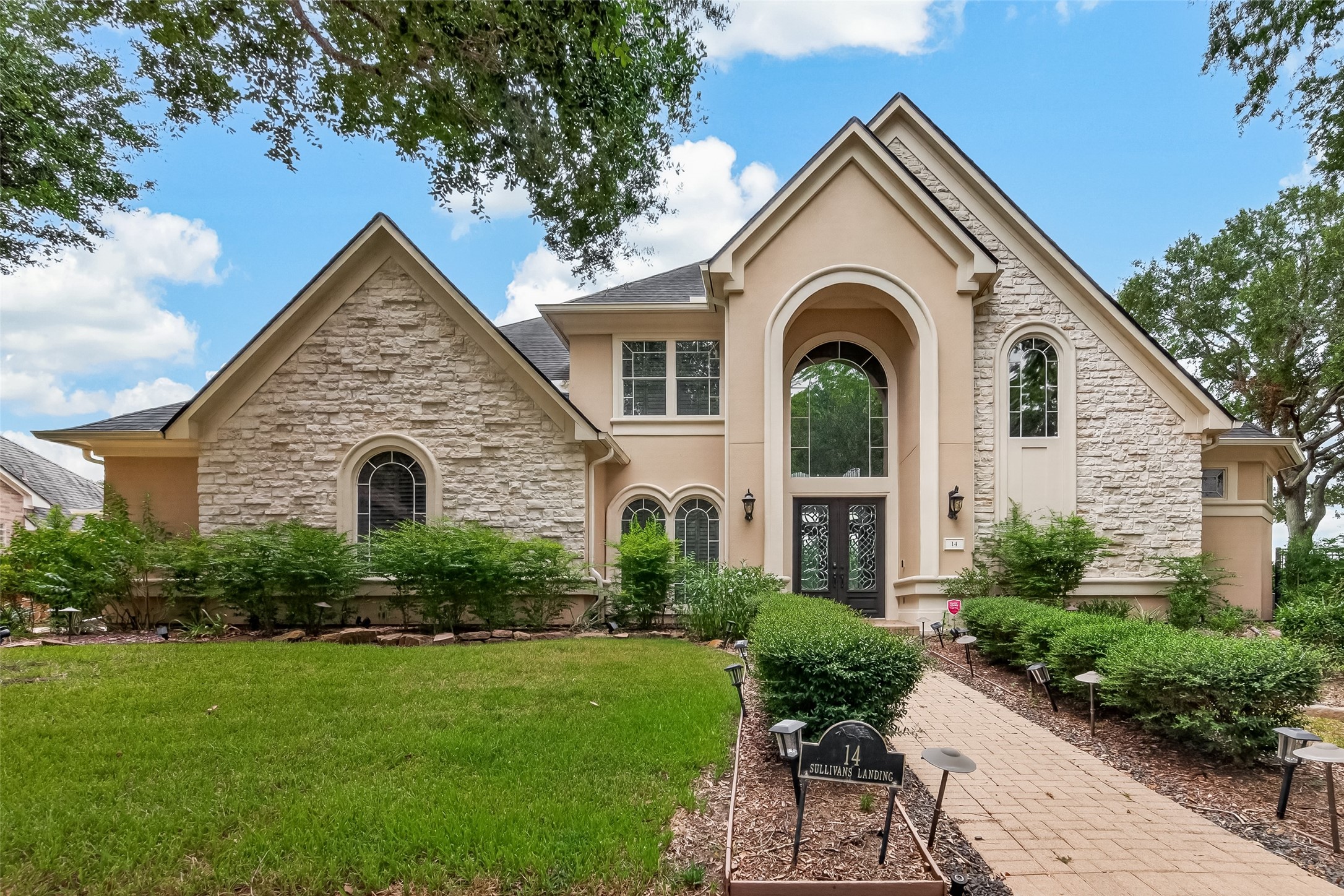 14 Sullivans Landing Property Photo 1