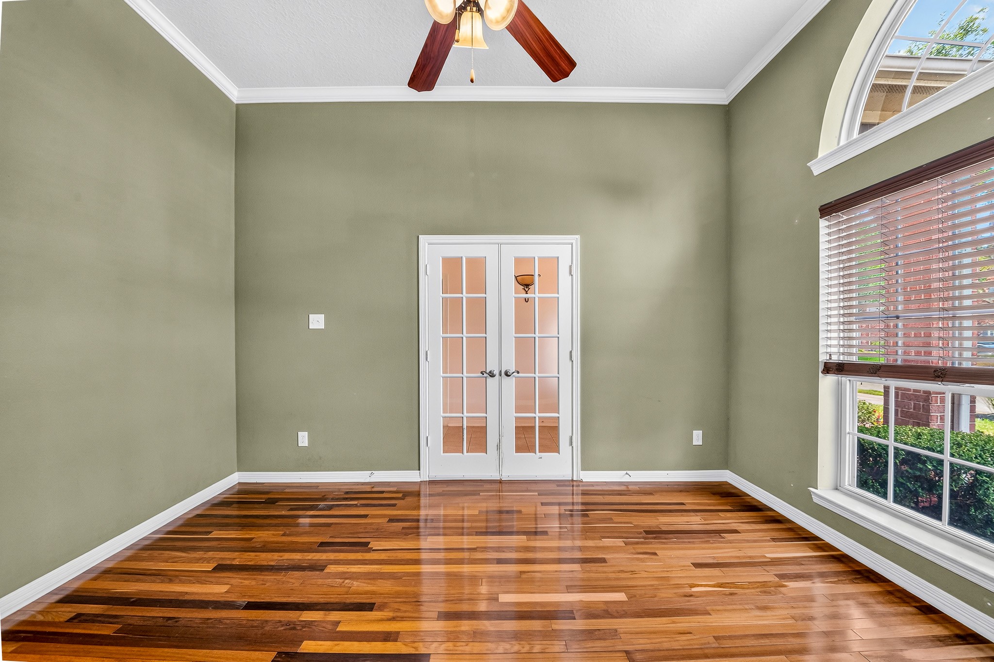 2705 Rocky Springs Drive Property Photo 4