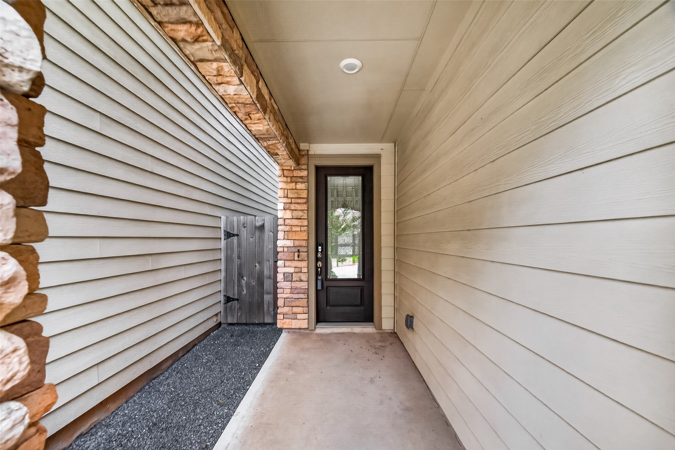 8908 Terrace Pass Drive Property Photo 4