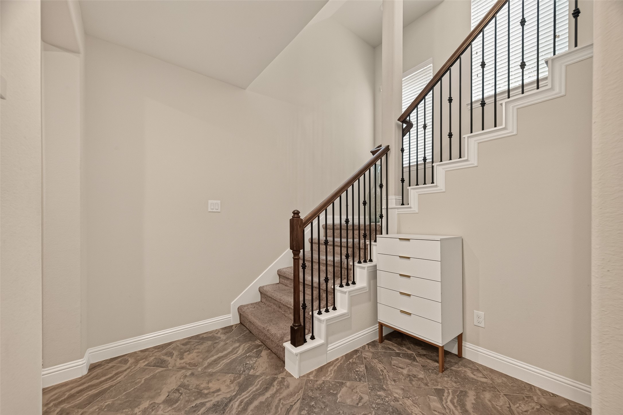 8908 Terrace Pass Drive Property Photo 5