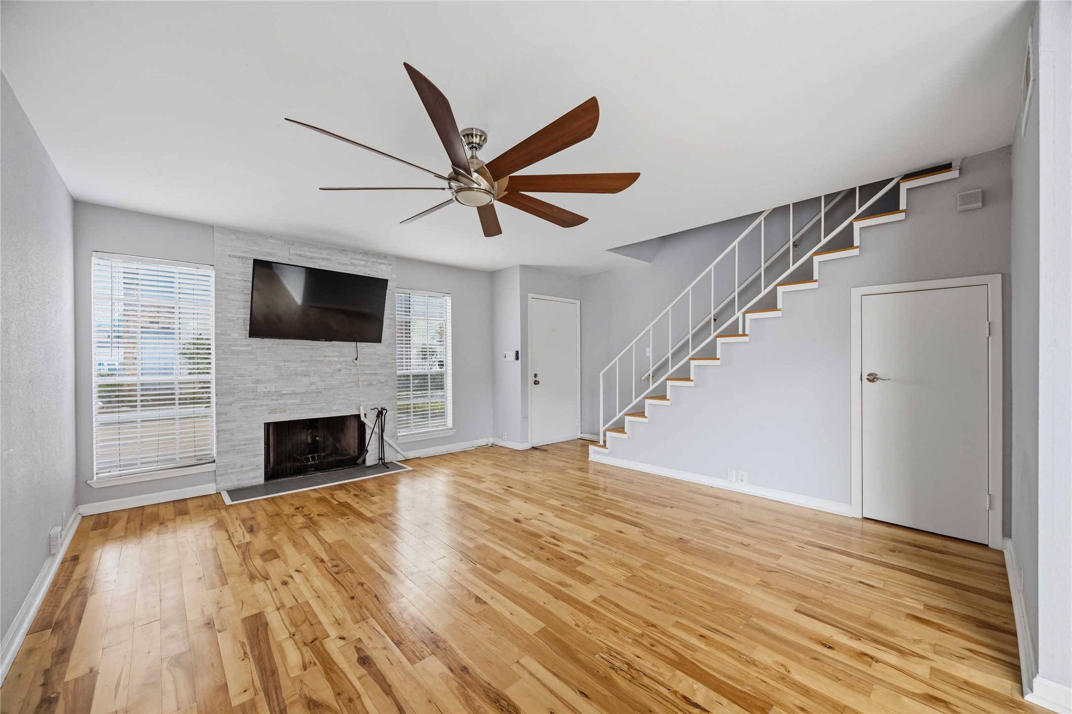 6201 Beverlyhill Street 30 Property Photo 5