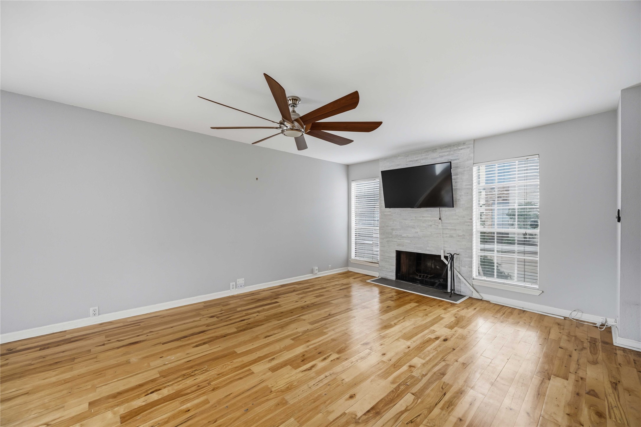 6201 Beverlyhill Street 30 Property Photo 6