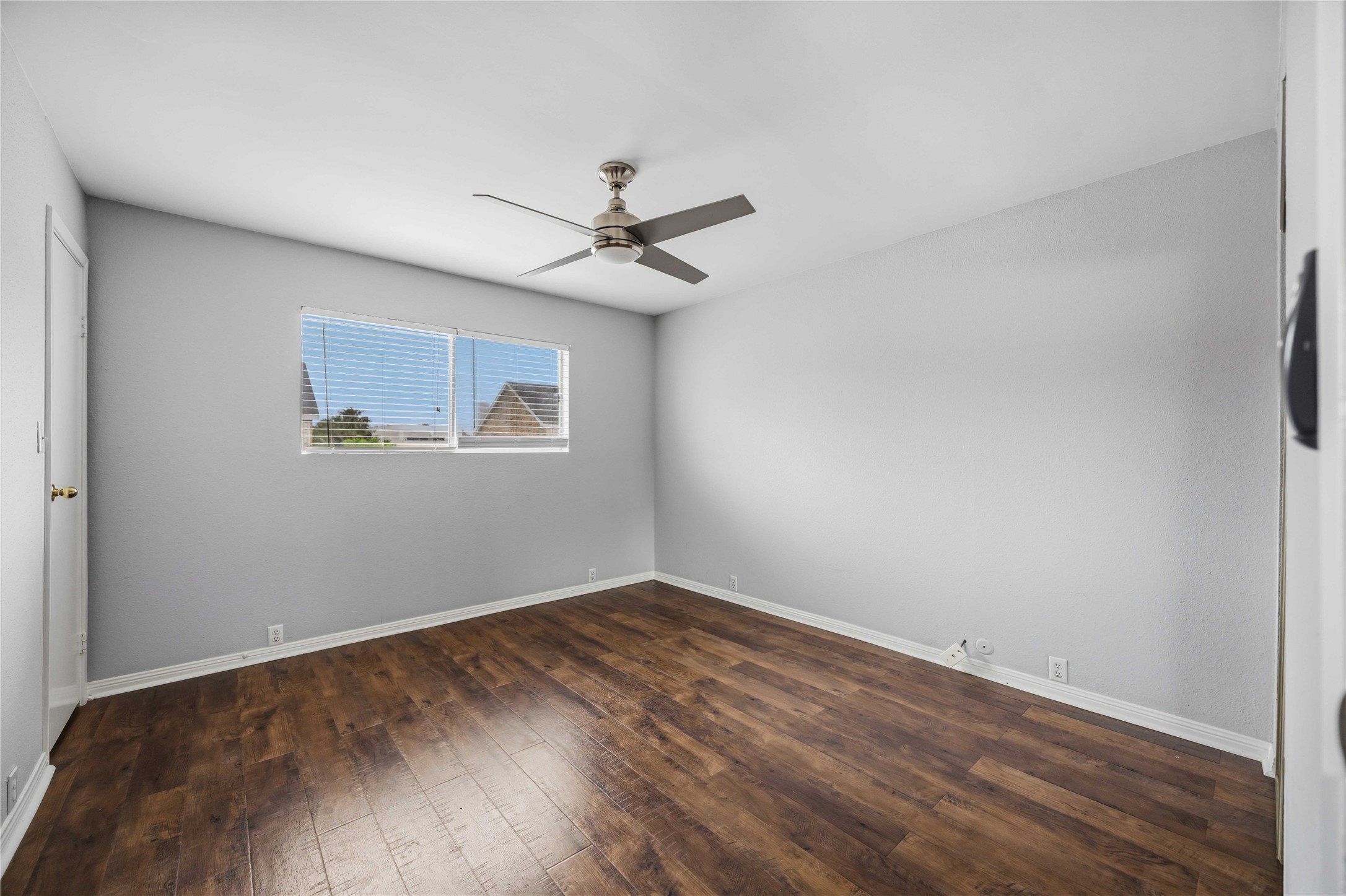 6201 Beverlyhill Street 30 Property Photo 16