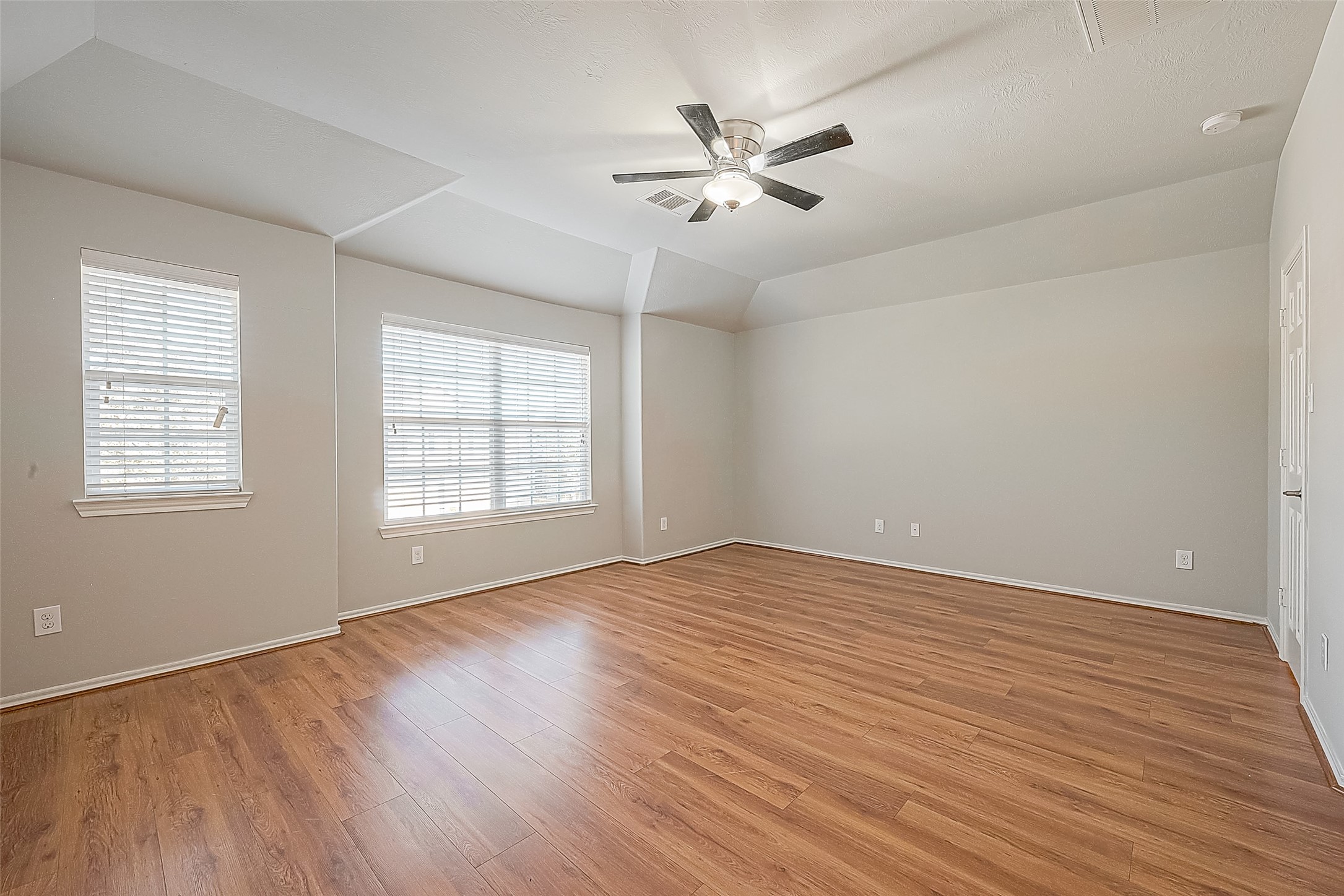 2748 Maybrook Hollow Lane Property Photo 32