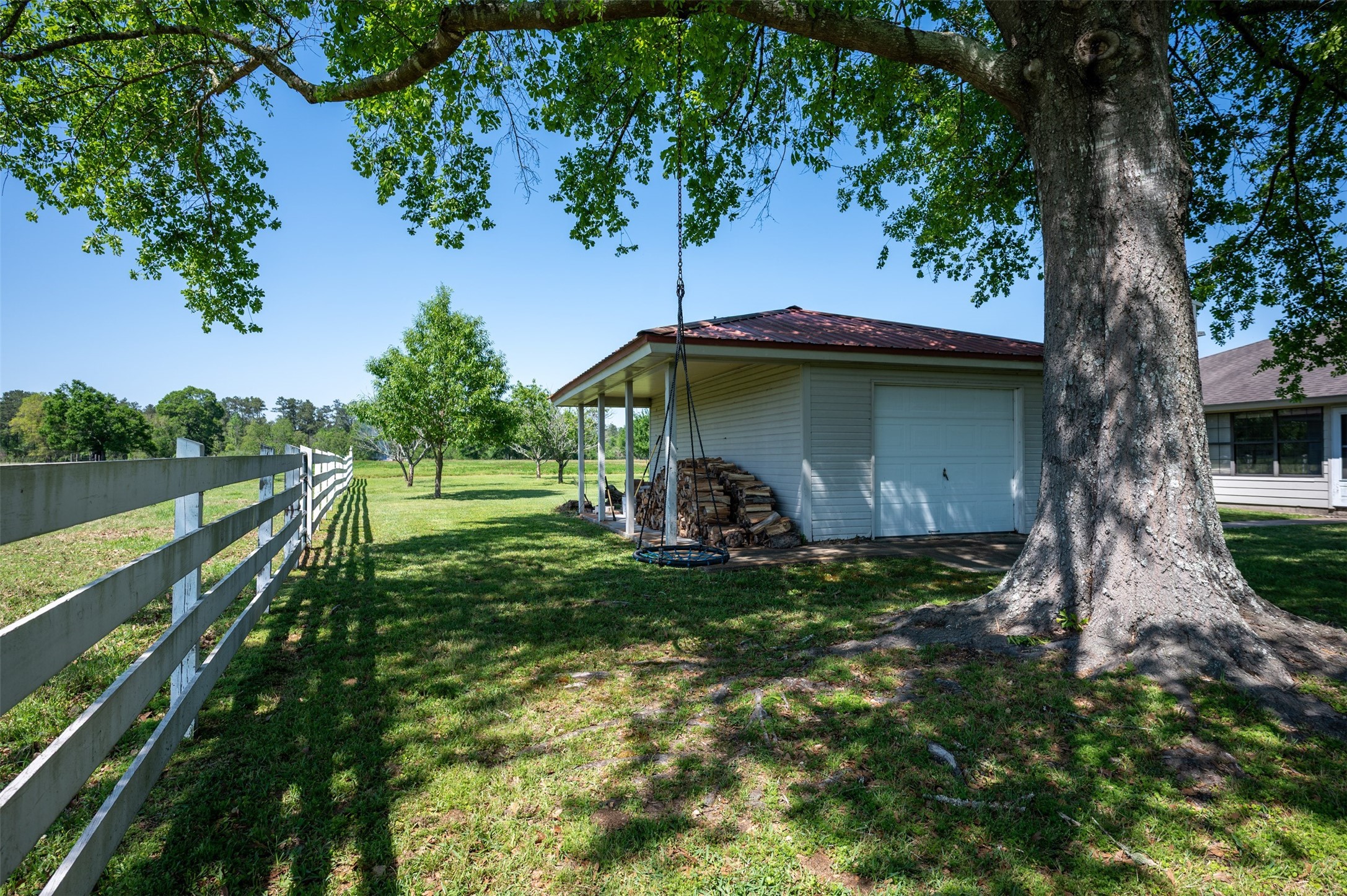 219 County Road 4800 Property Photo 2