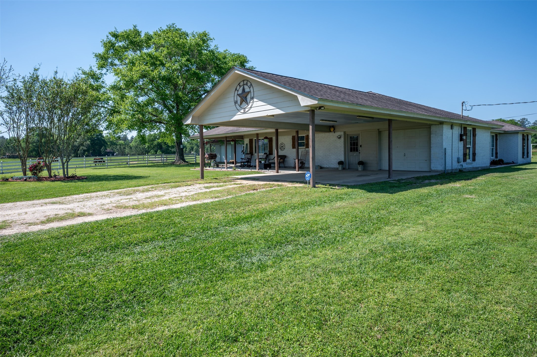 219 County Road 4800 Property Photo 5