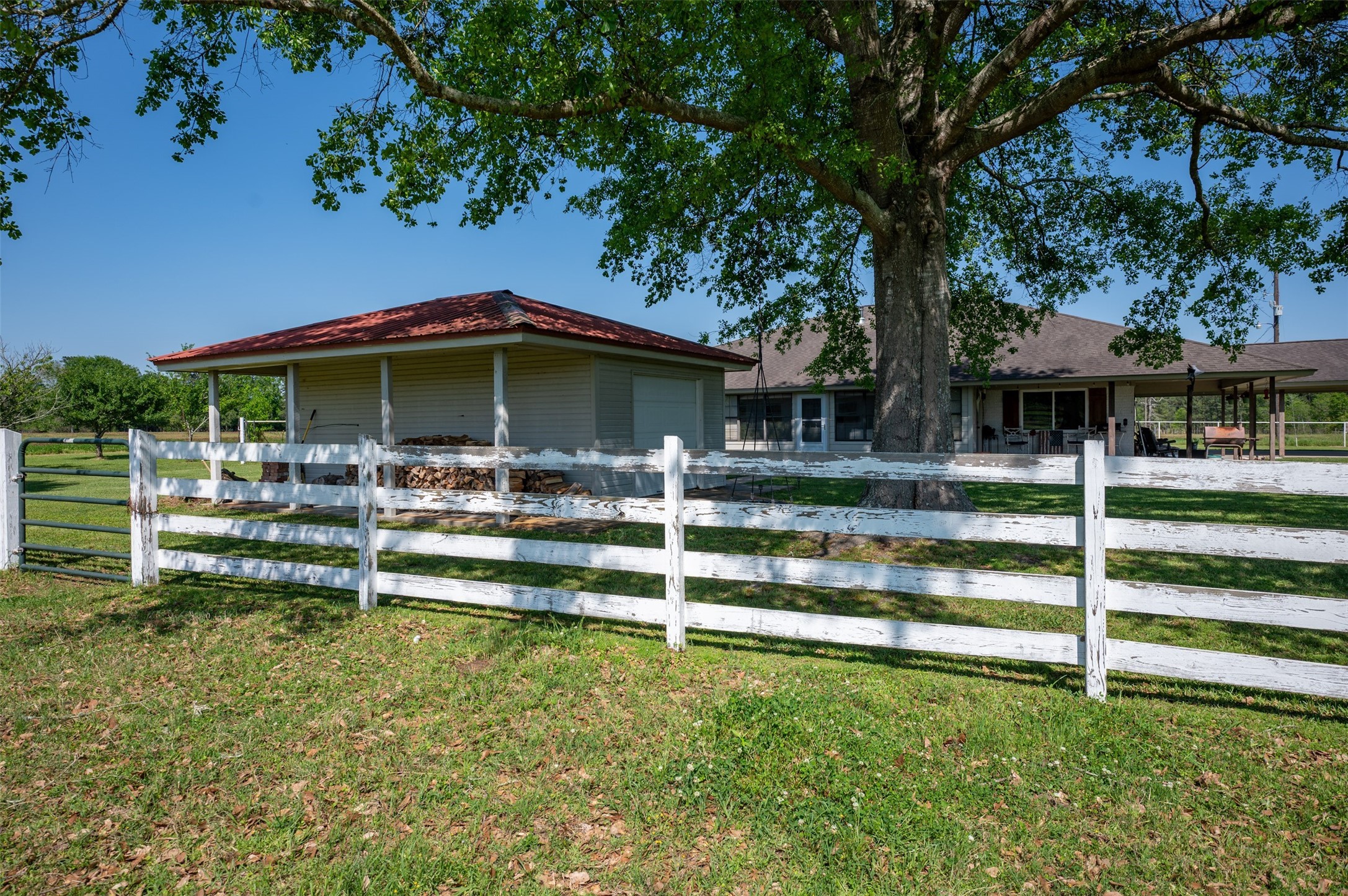 219 County Road 4800 Property Photo 12