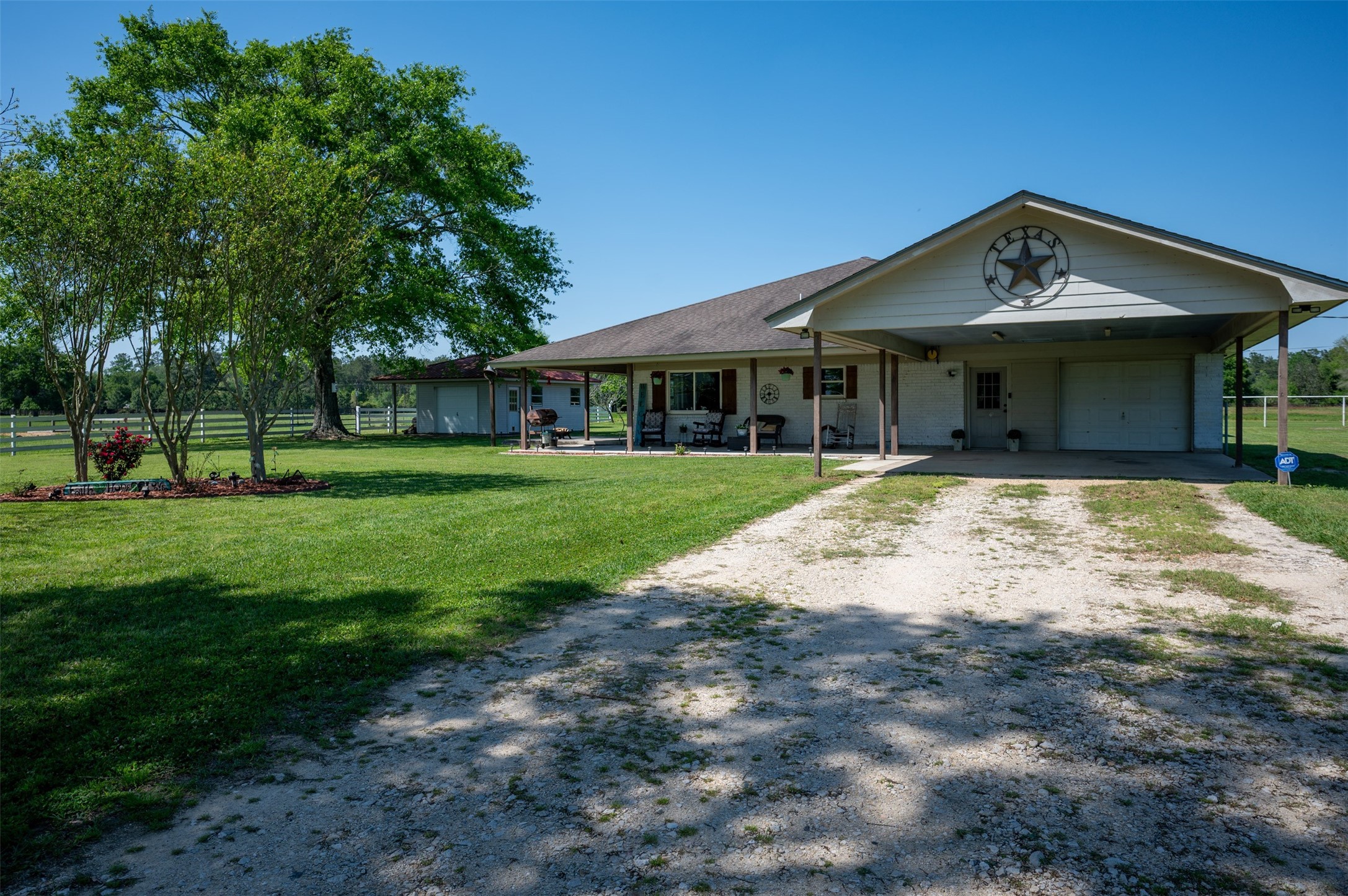 219 County Road 4800 Property Photo 13