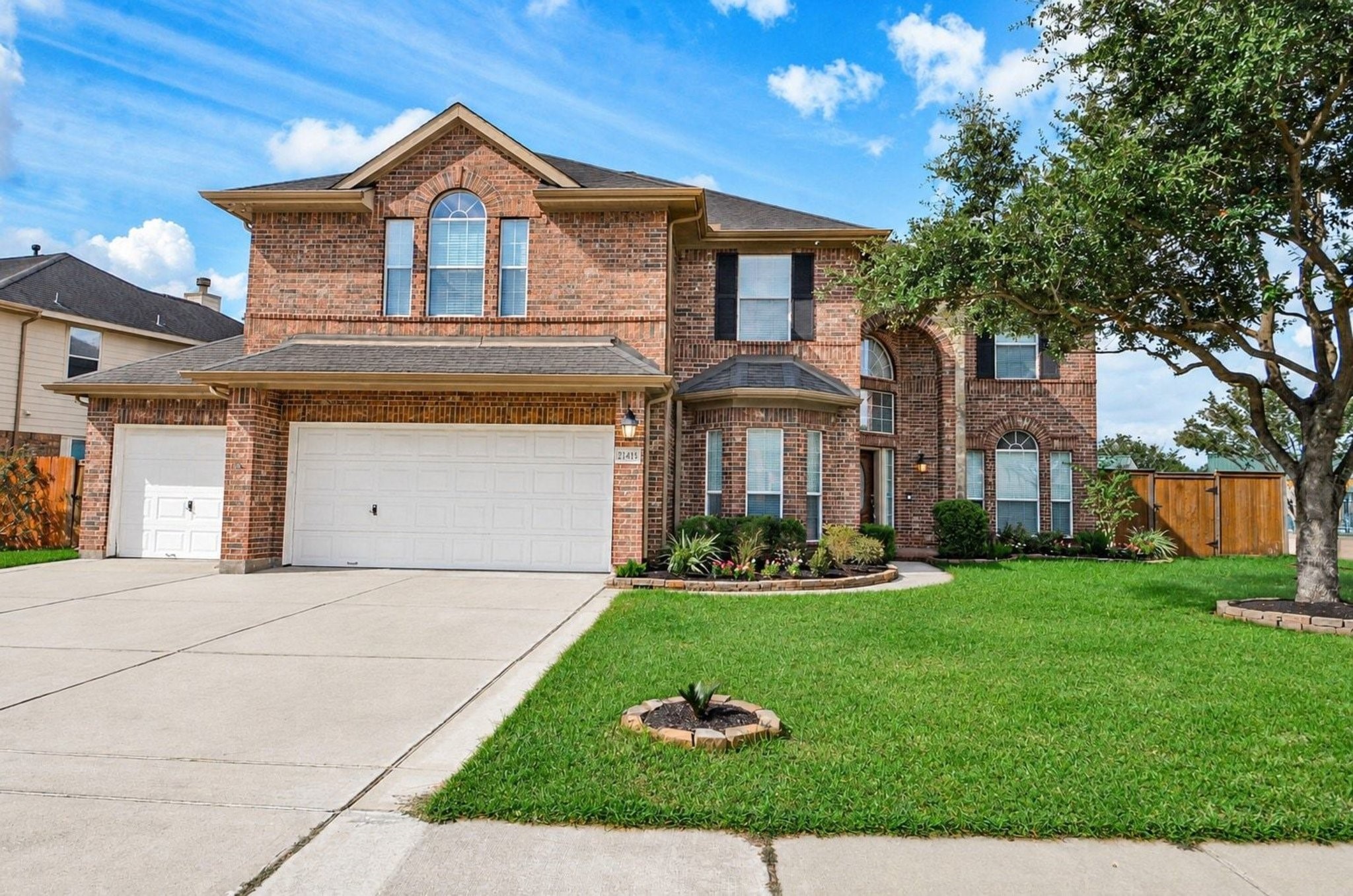 21415 Sierra Bend Drive Property Photo 2