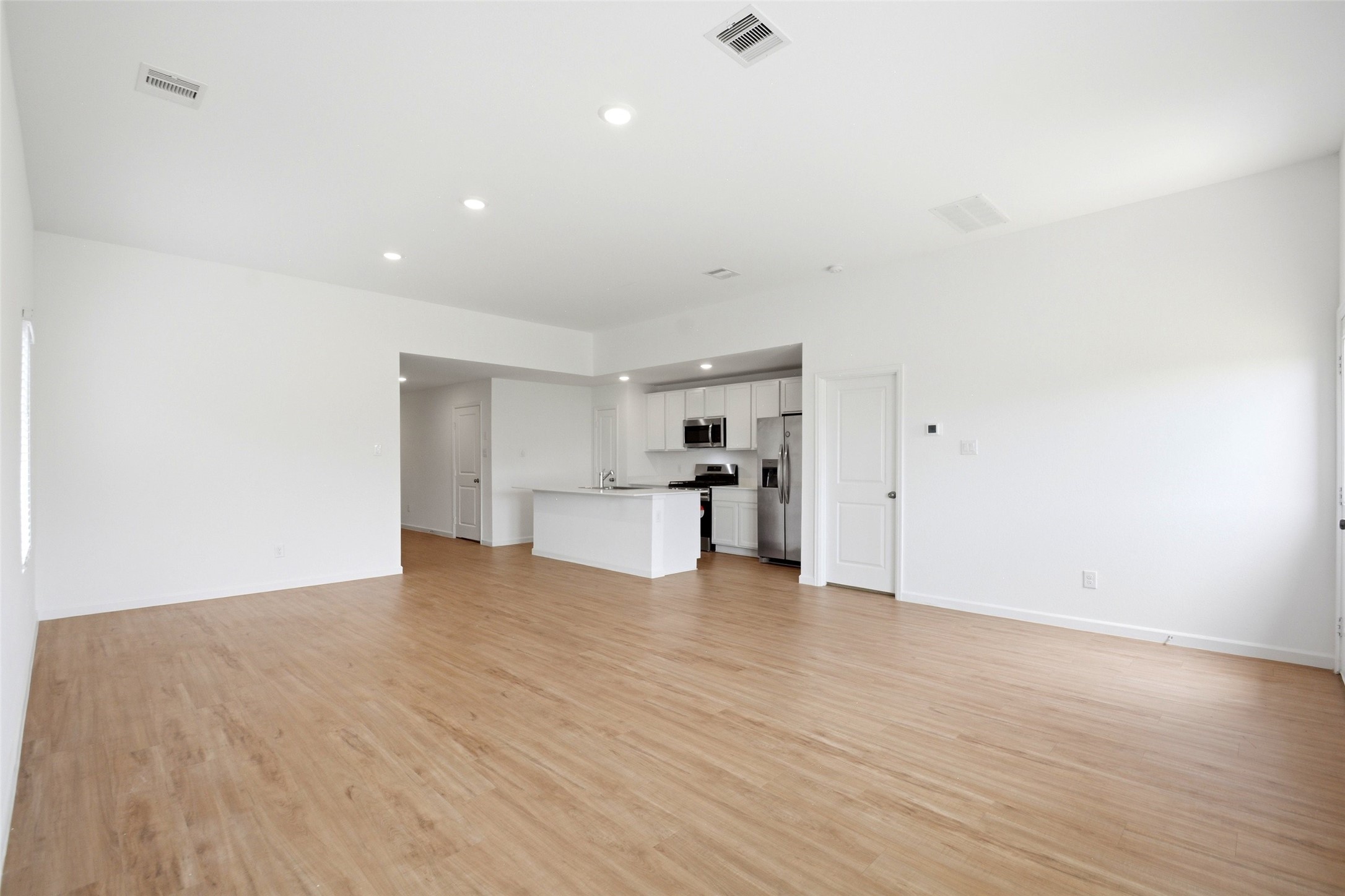 27147 Breakaway Lane Property Photo 5