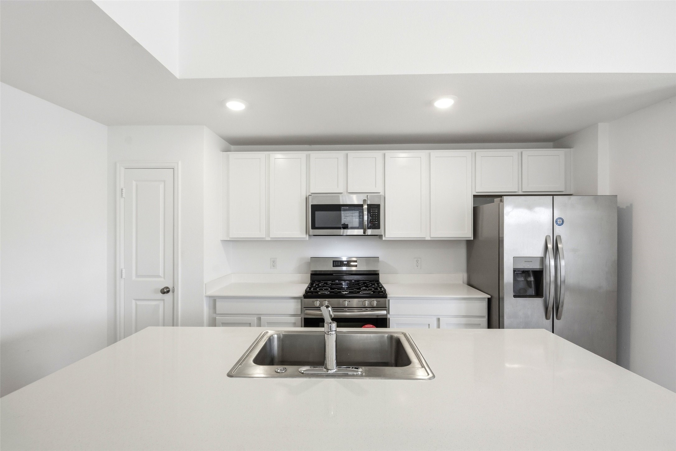 27147 Breakaway Lane Property Photo 6