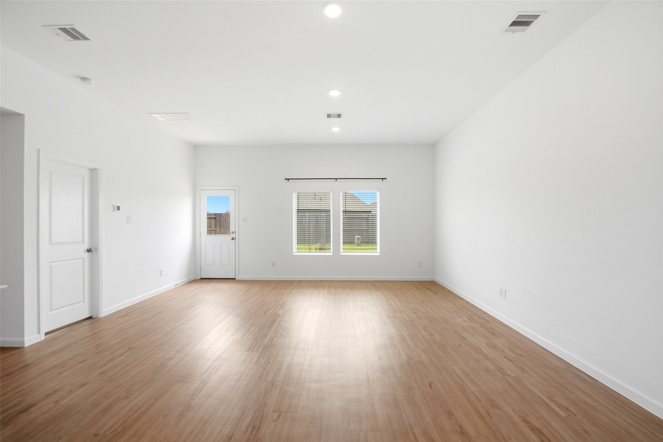27147 Breakaway Lane Property Photo 8