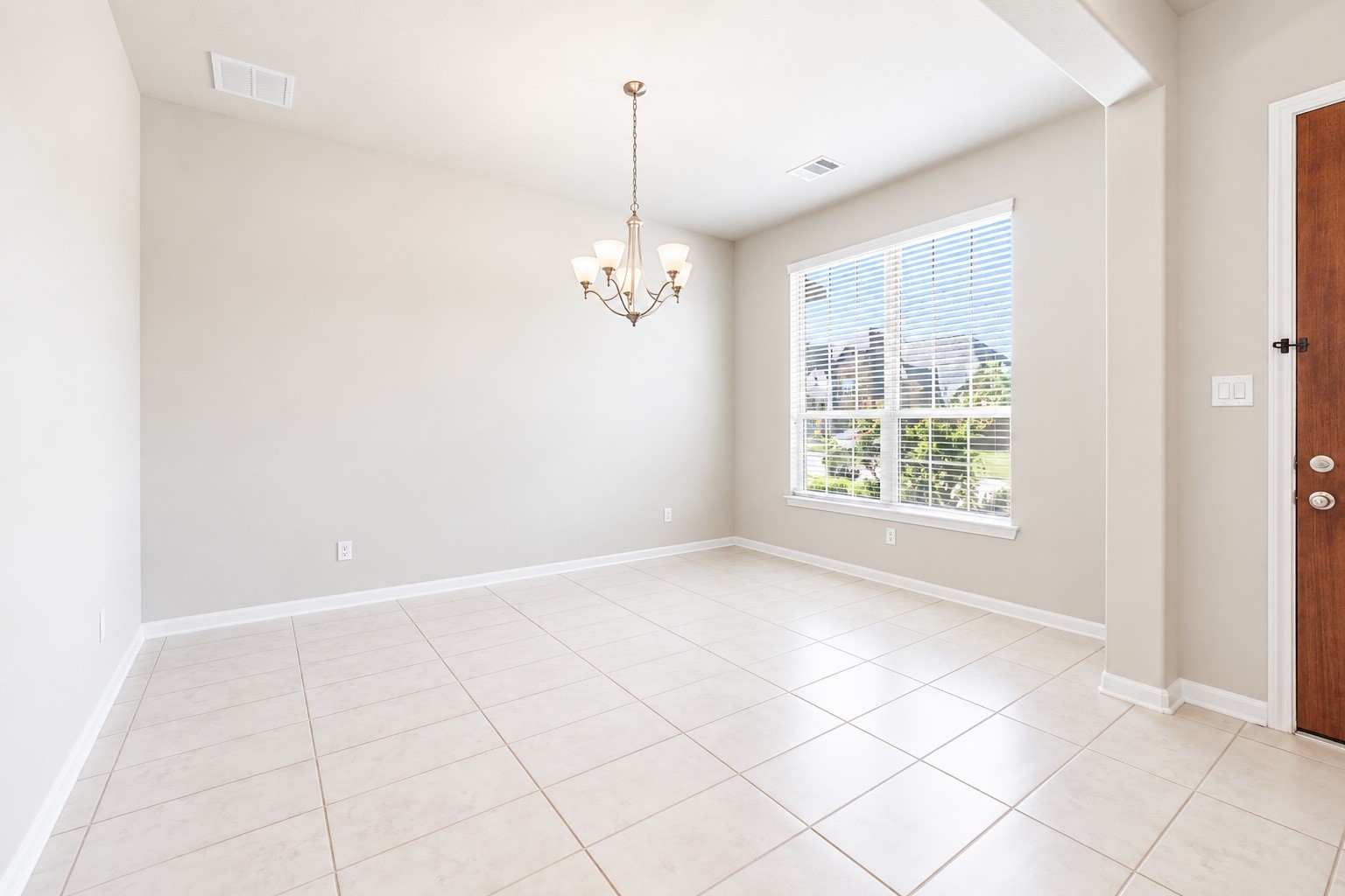 28934 Canyon Oak Drive Property Photo 5