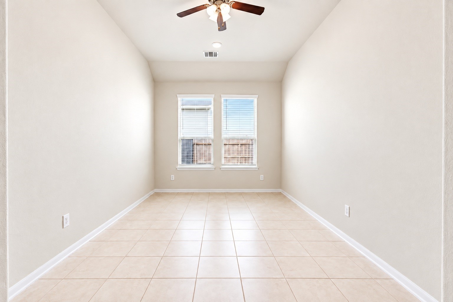 28934 Canyon Oak Drive Property Photo 8