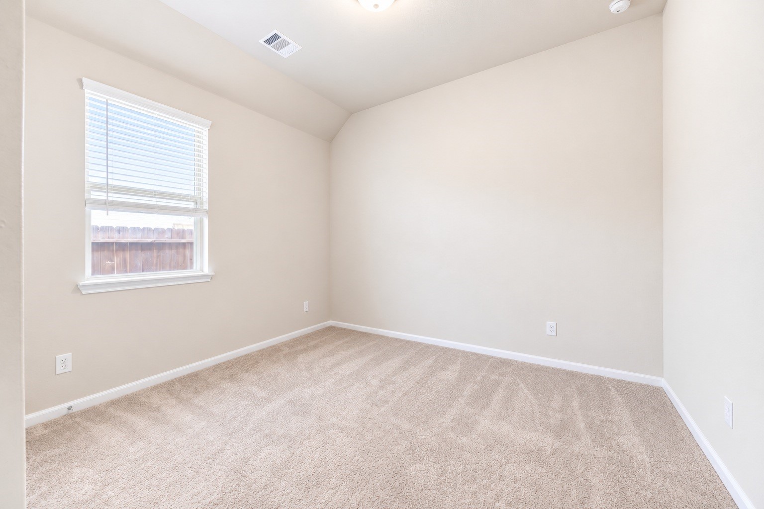 28934 Canyon Oak Drive Property Photo 16