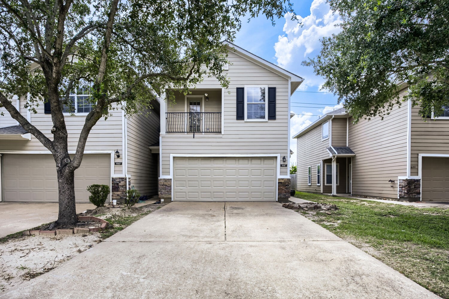 6147 Yorktown Meadow Lane Property Photo 1
