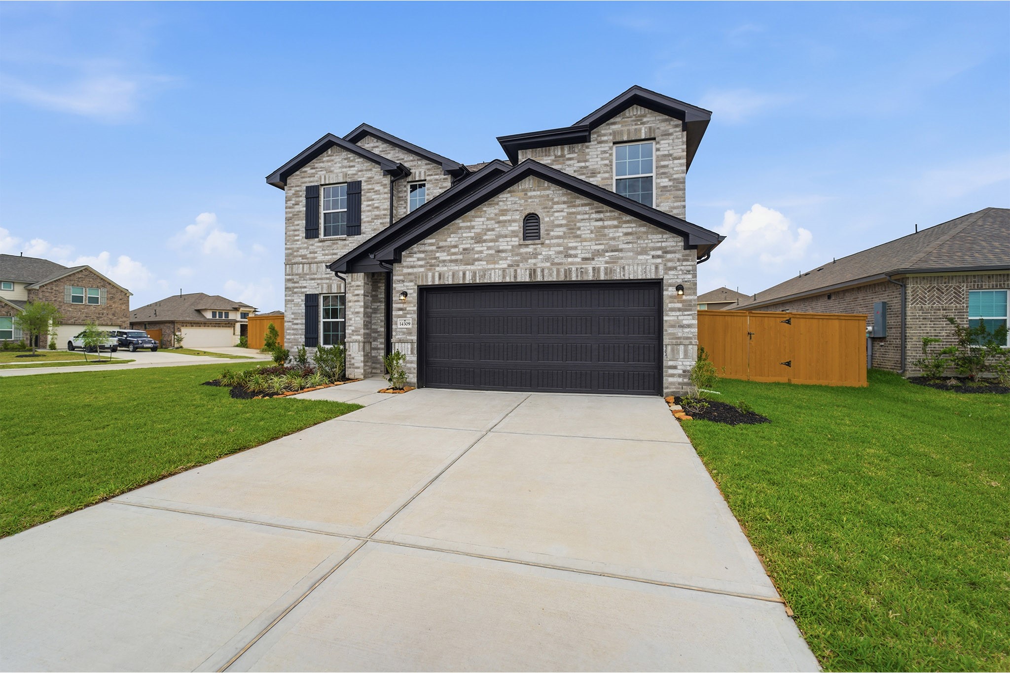 14309 Pine Cliffs Drive Property Photo 4