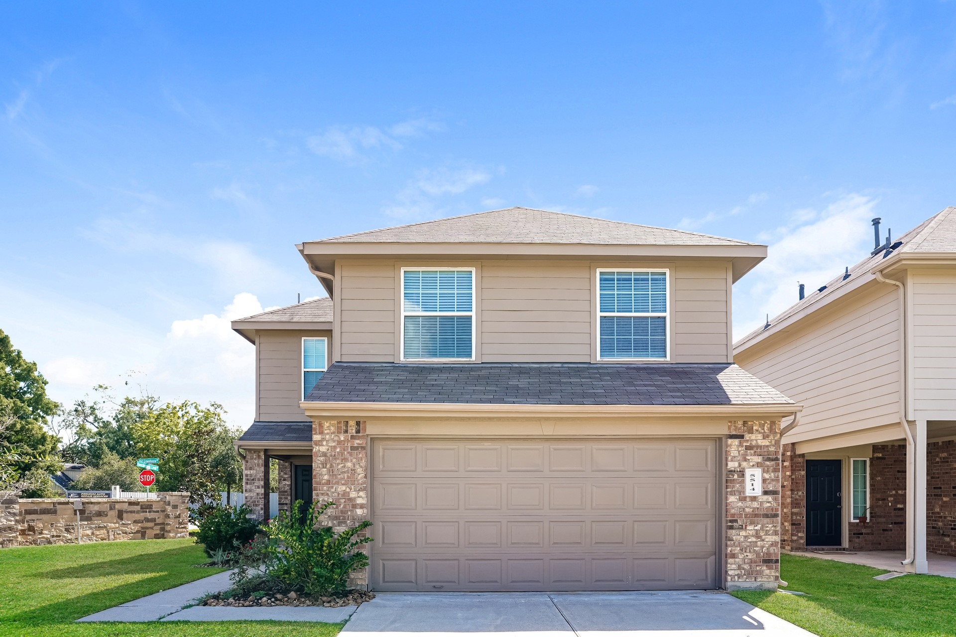 5514 Hawksbury Creek Drive Property Photo 1