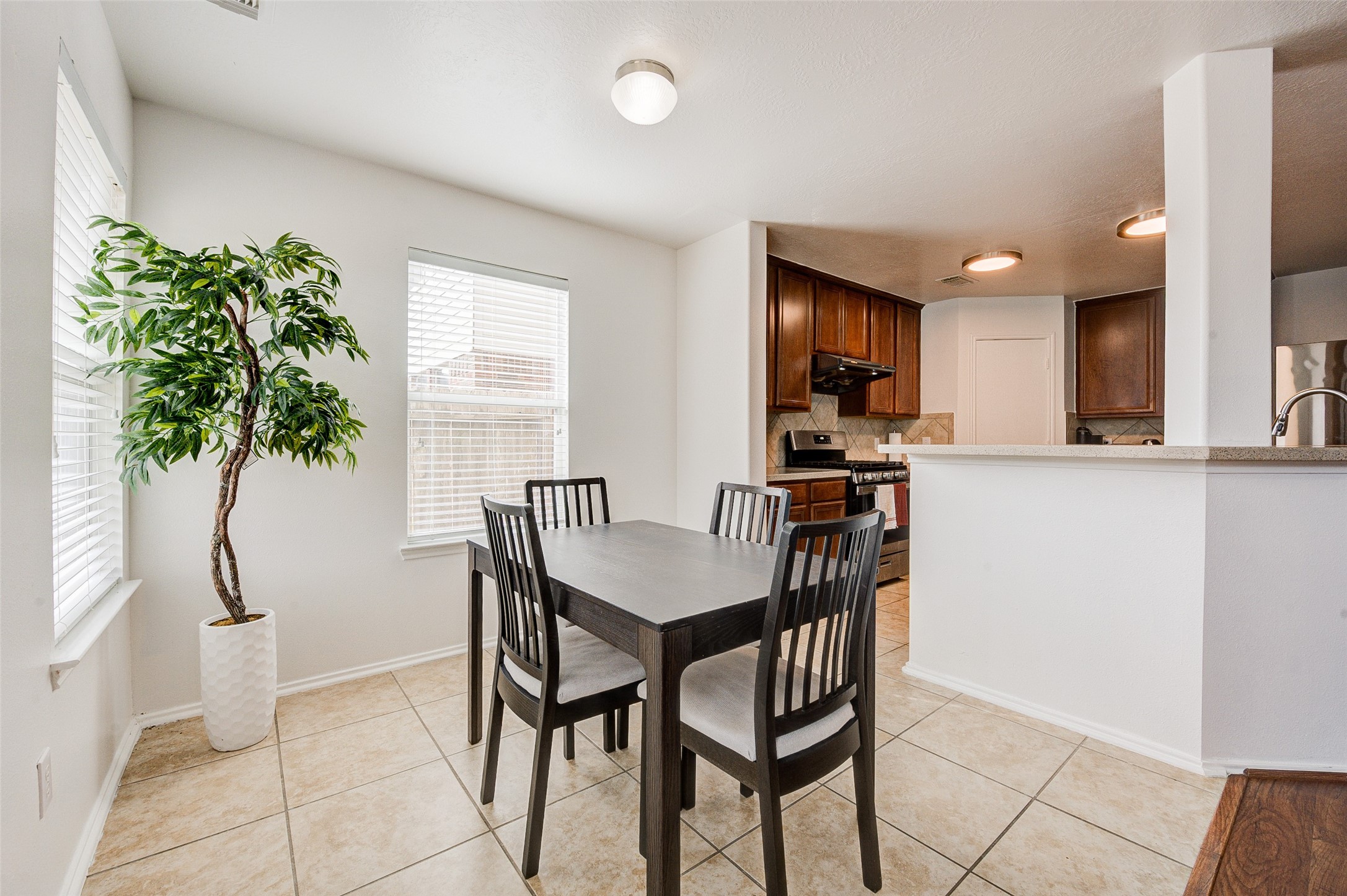 2715 Eros Lane Property Photo 7