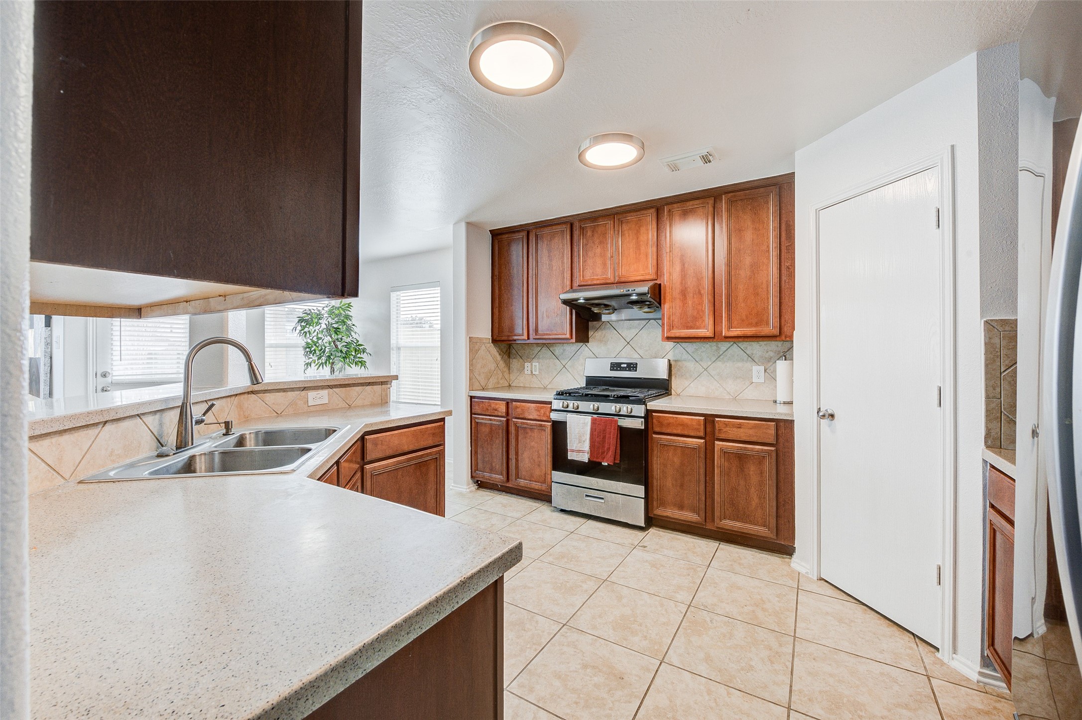2715 Eros Lane Property Photo 15