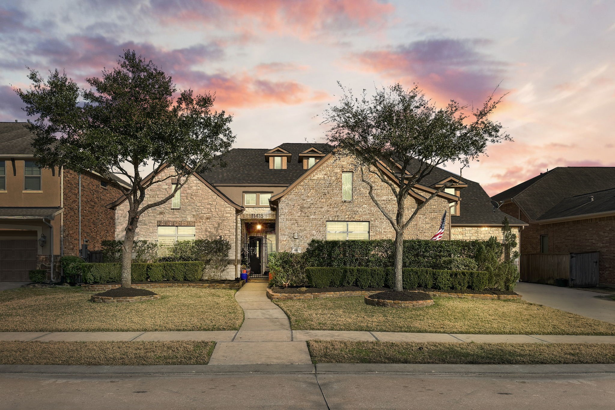 11418 Lazarro Lane Property Photo 2