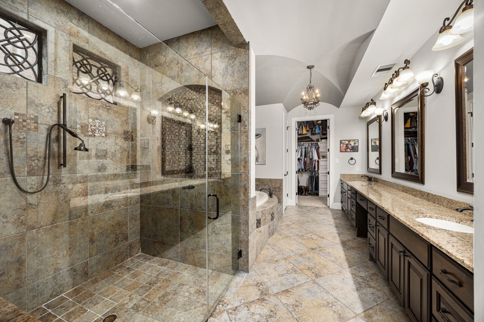 11418 Lazarro Lane Property Photo 7
