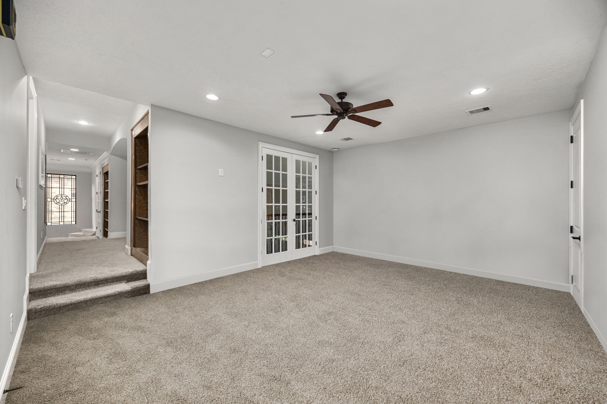 11418 Lazarro Lane Property Photo 9