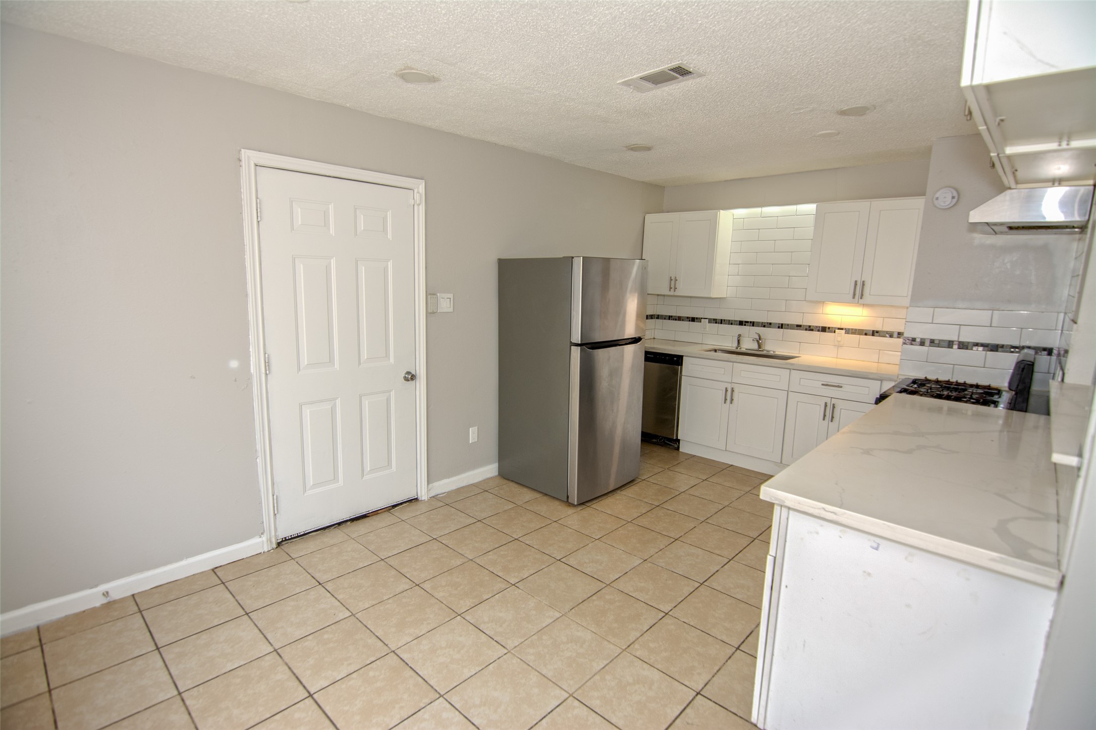 1661 Northwood Street 1661 Property Photo 2