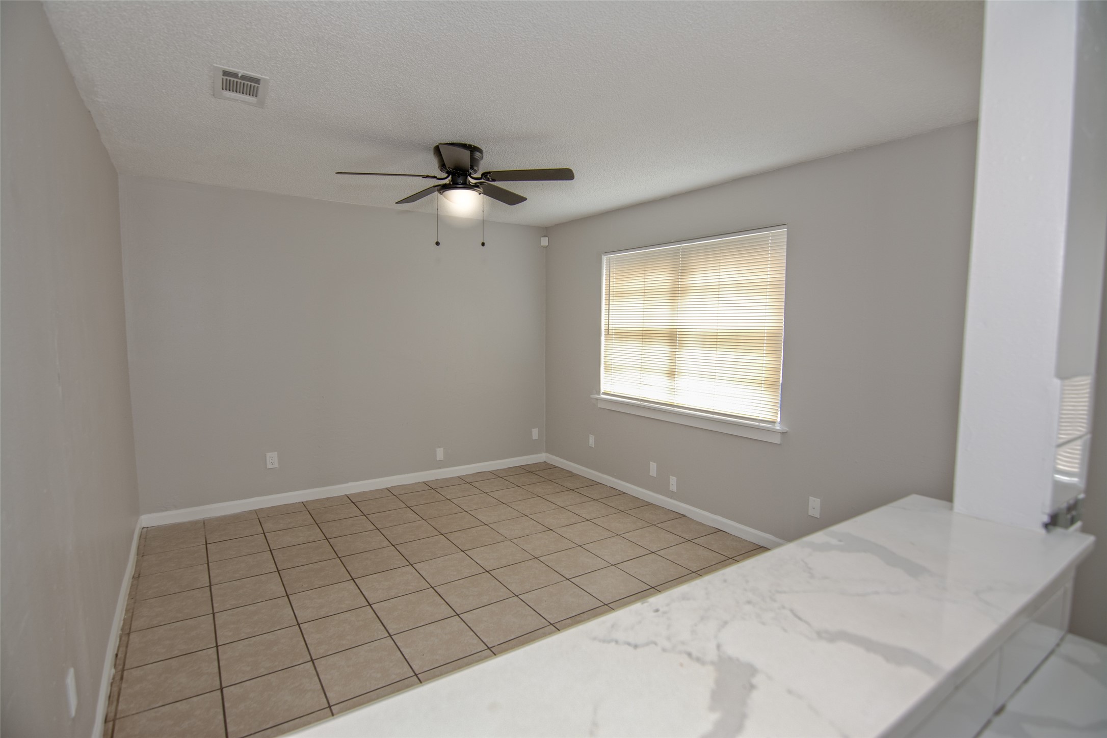 1661 Northwood Street 1661 Property Photo 4