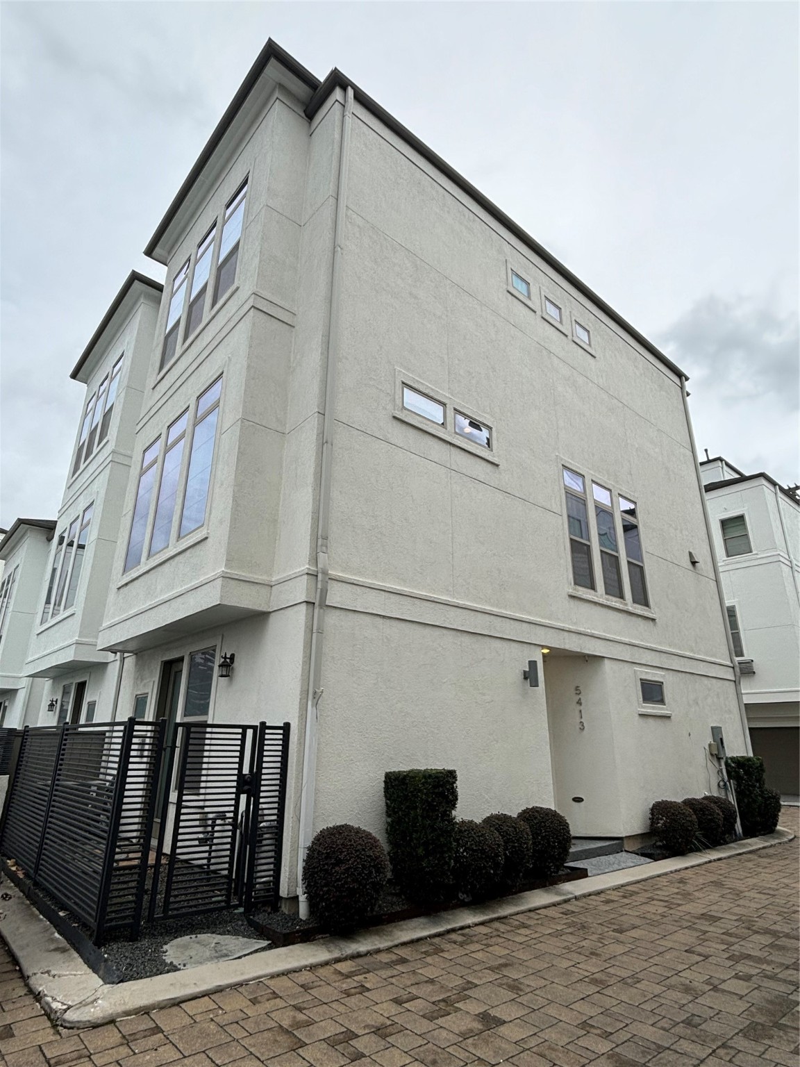 5413 Larkin Street Property Photo 1