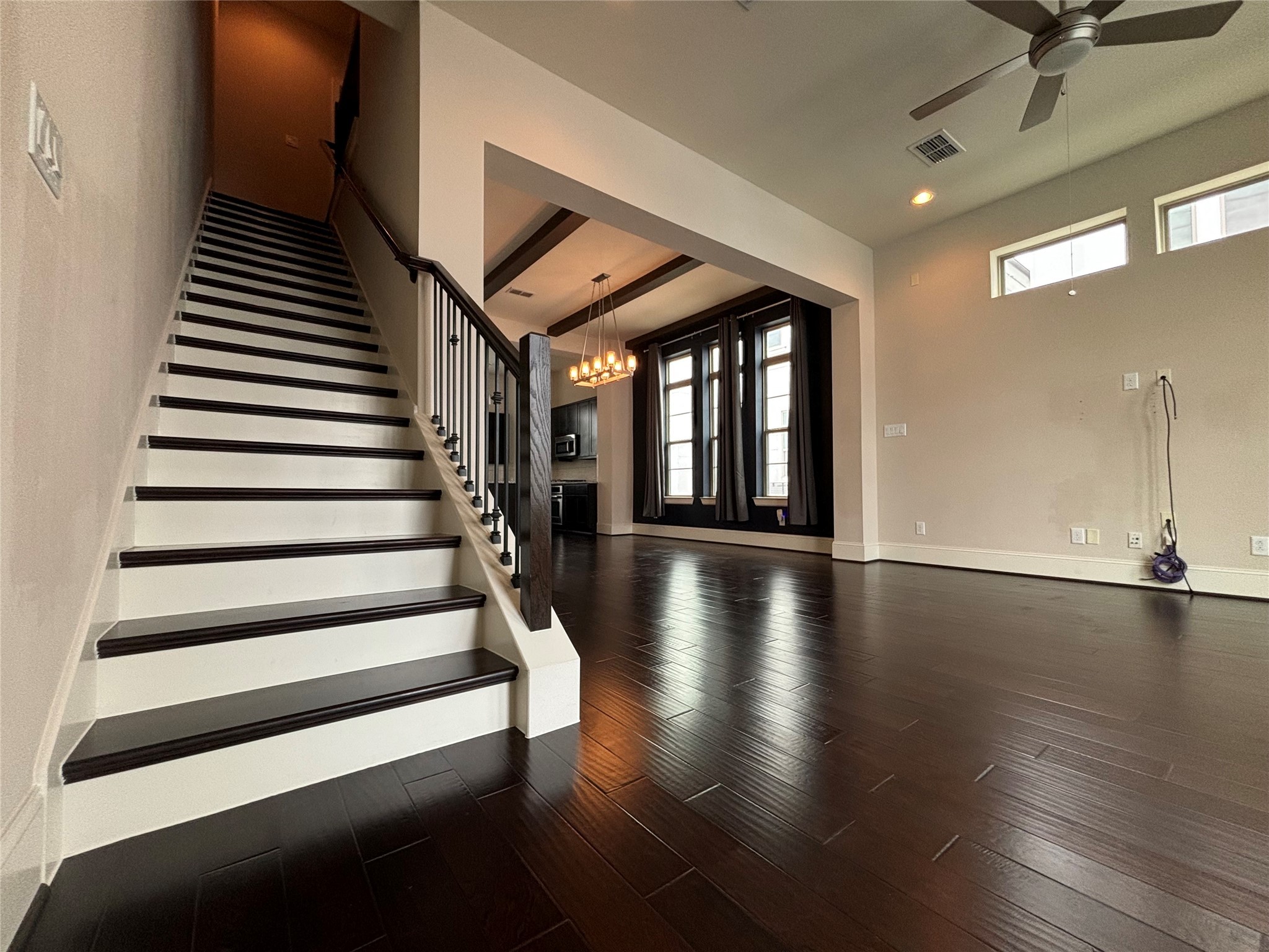 5413 Larkin Street Property Photo 8