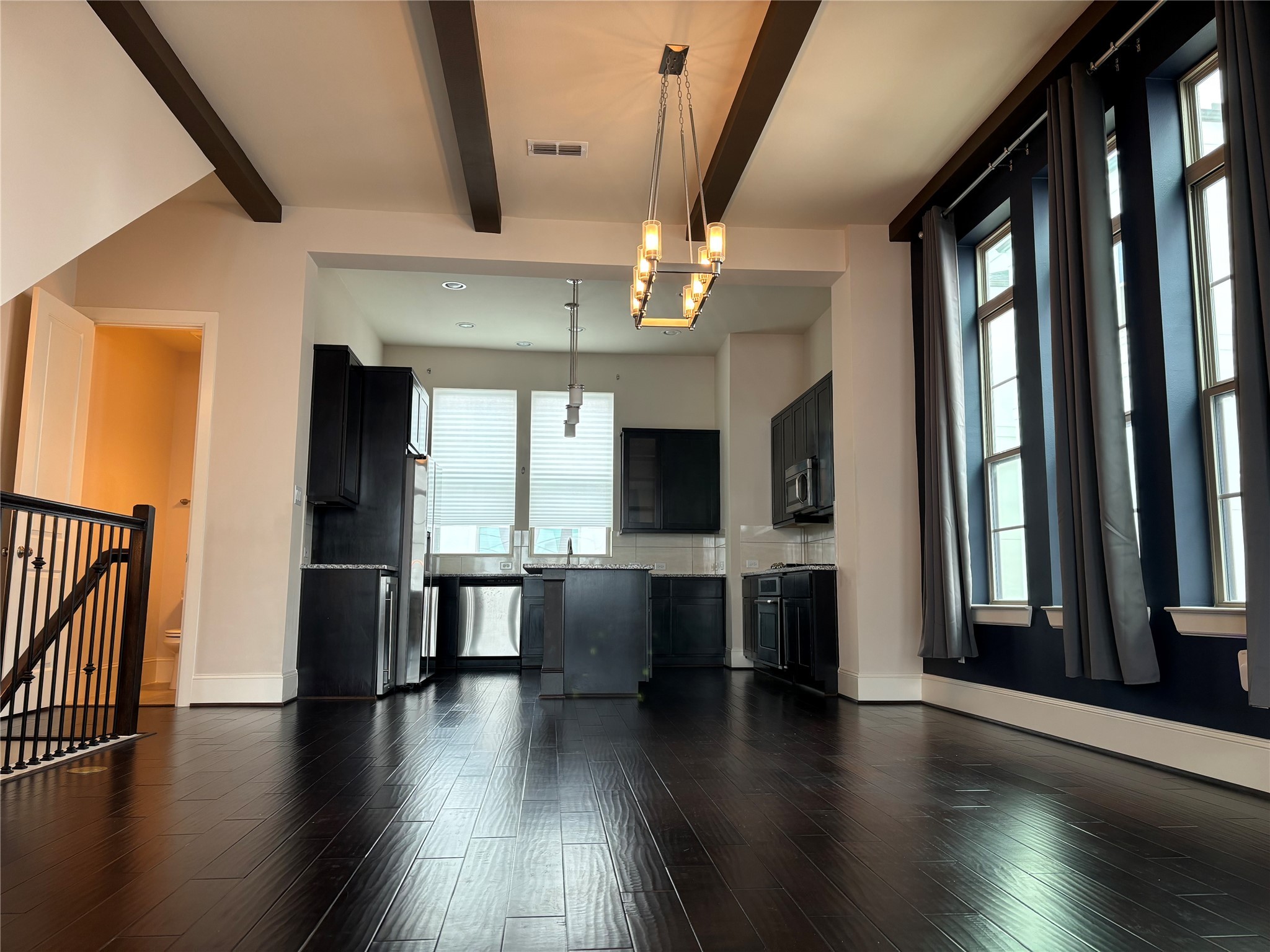 5413 Larkin Street Property Photo 10