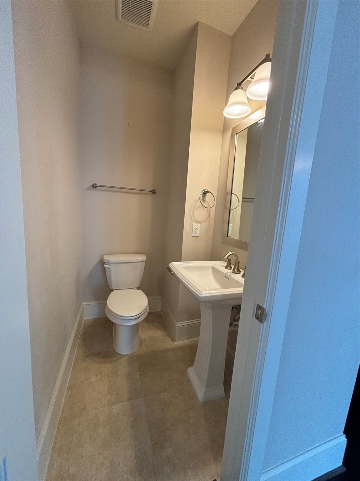 5413 Larkin Street Property Photo 15