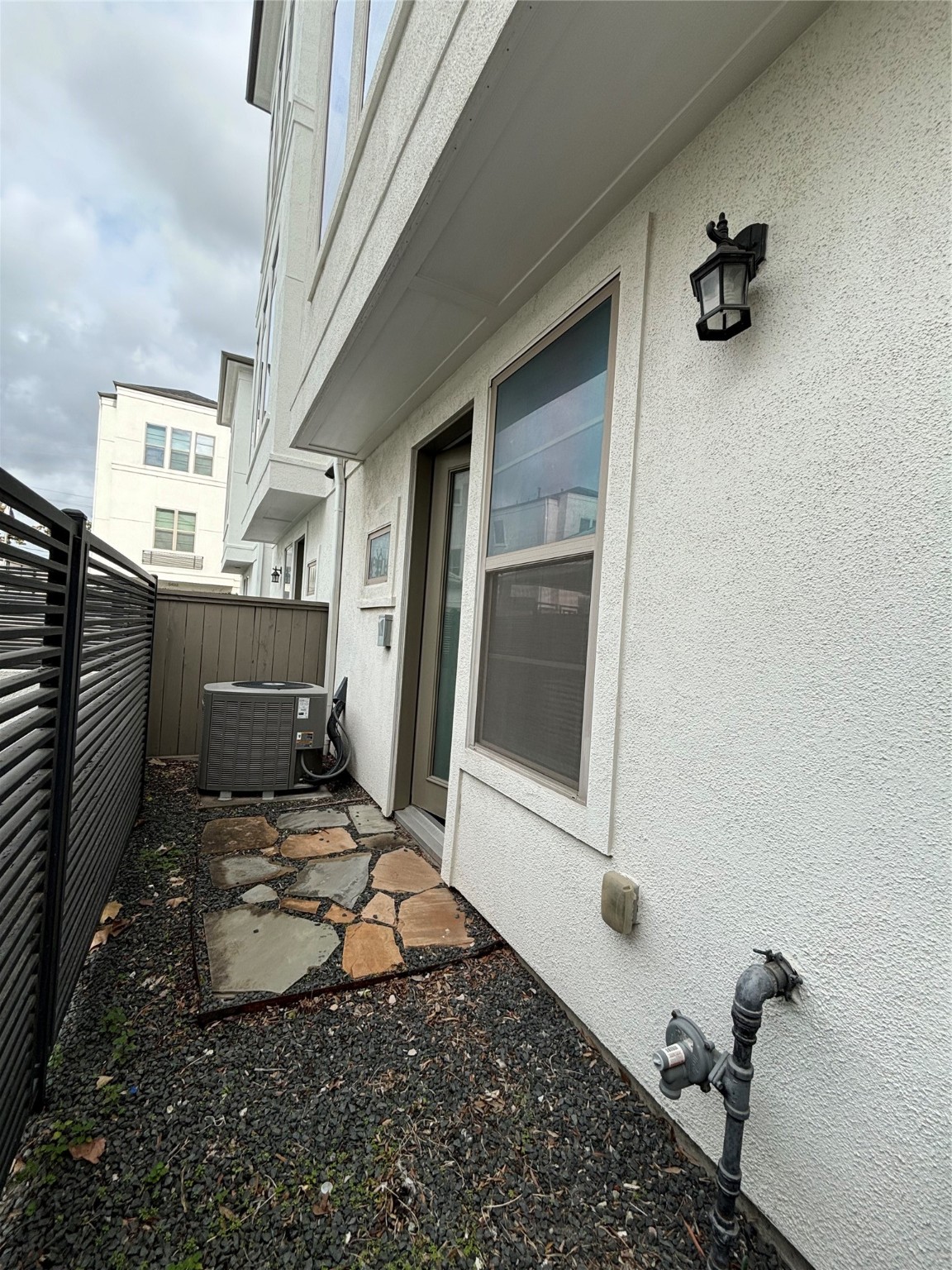 5413 Larkin Street Property Photo 28