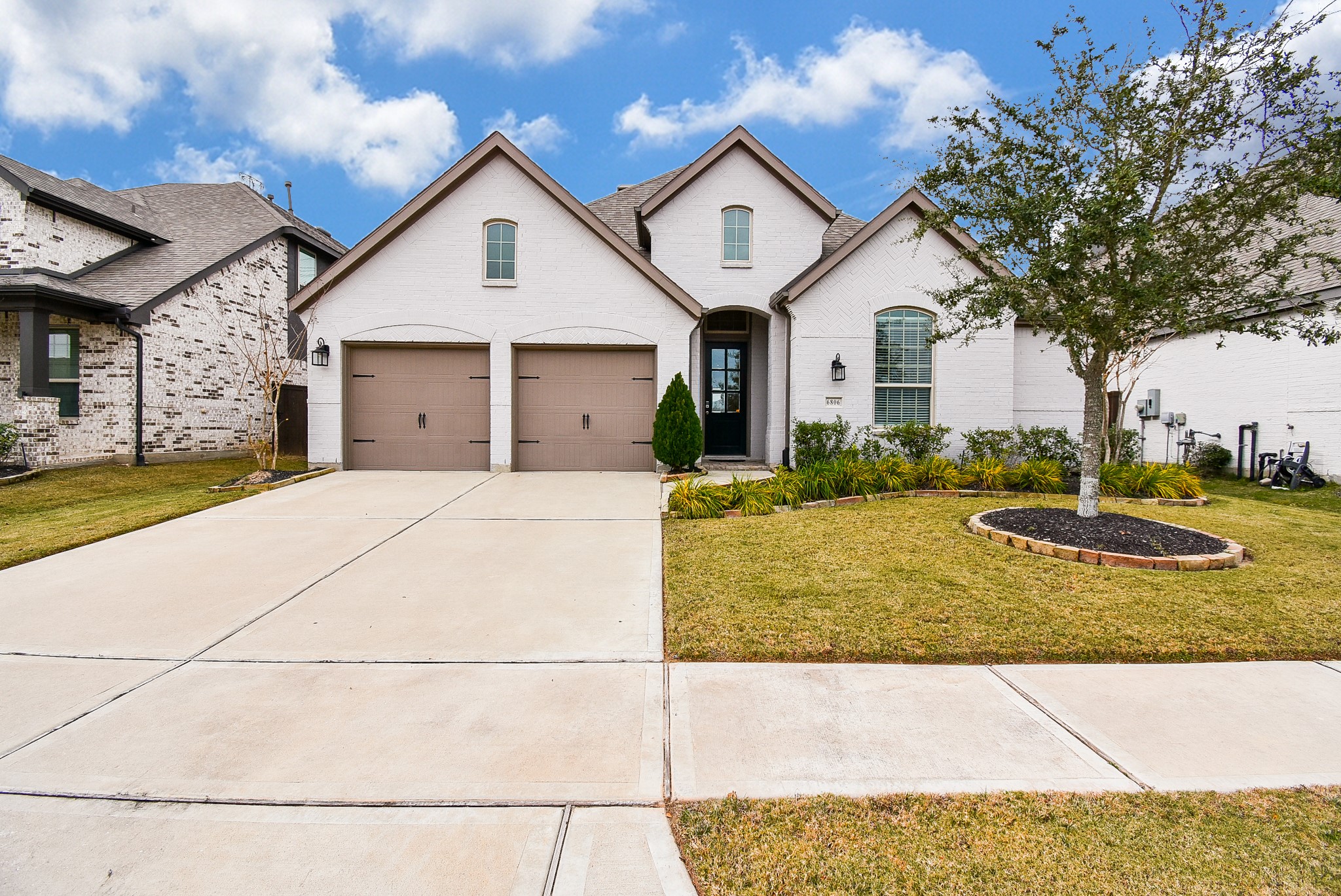 6806 Waxbill Road Property Photo 1