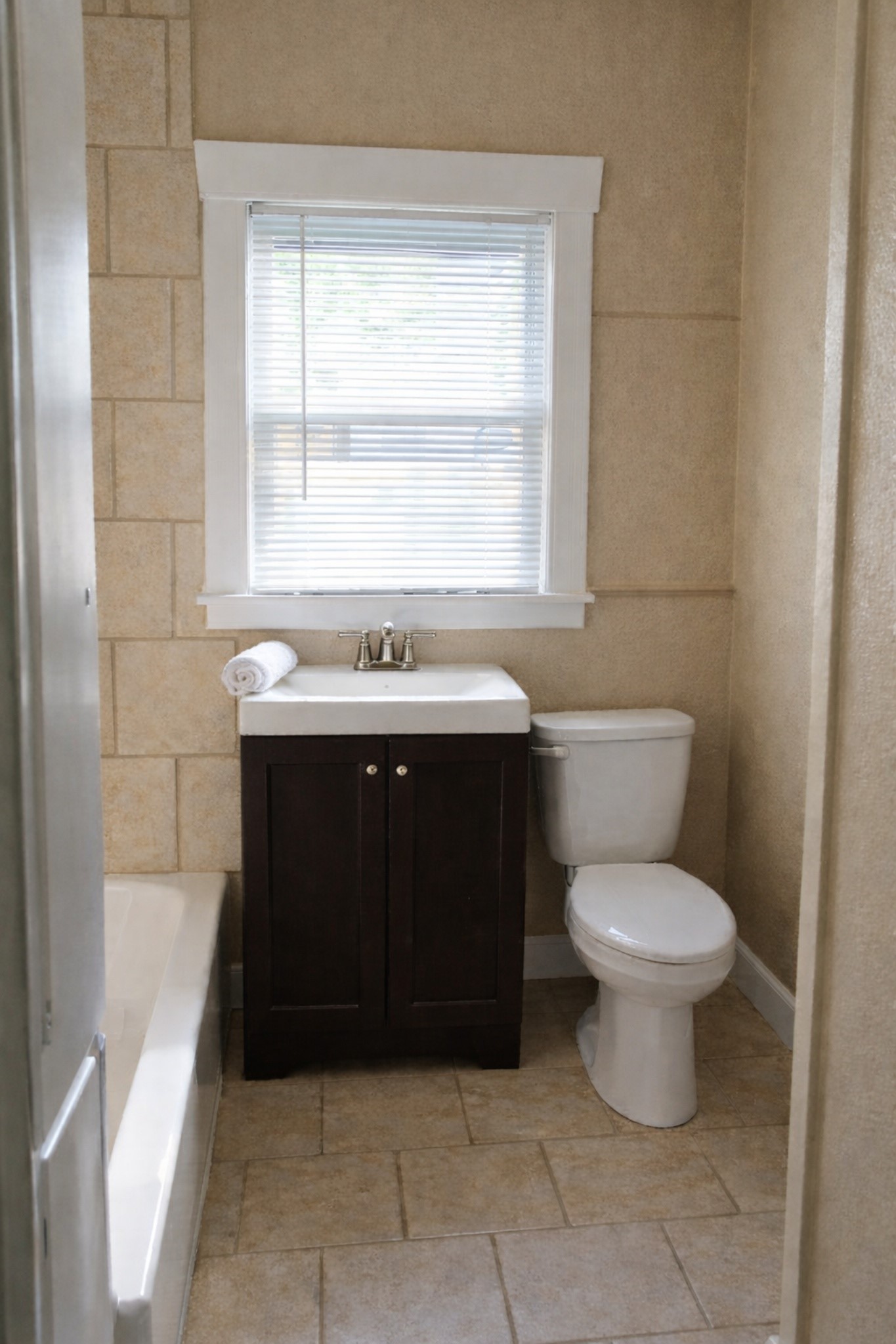 720 E 12th Street Property Photo 6