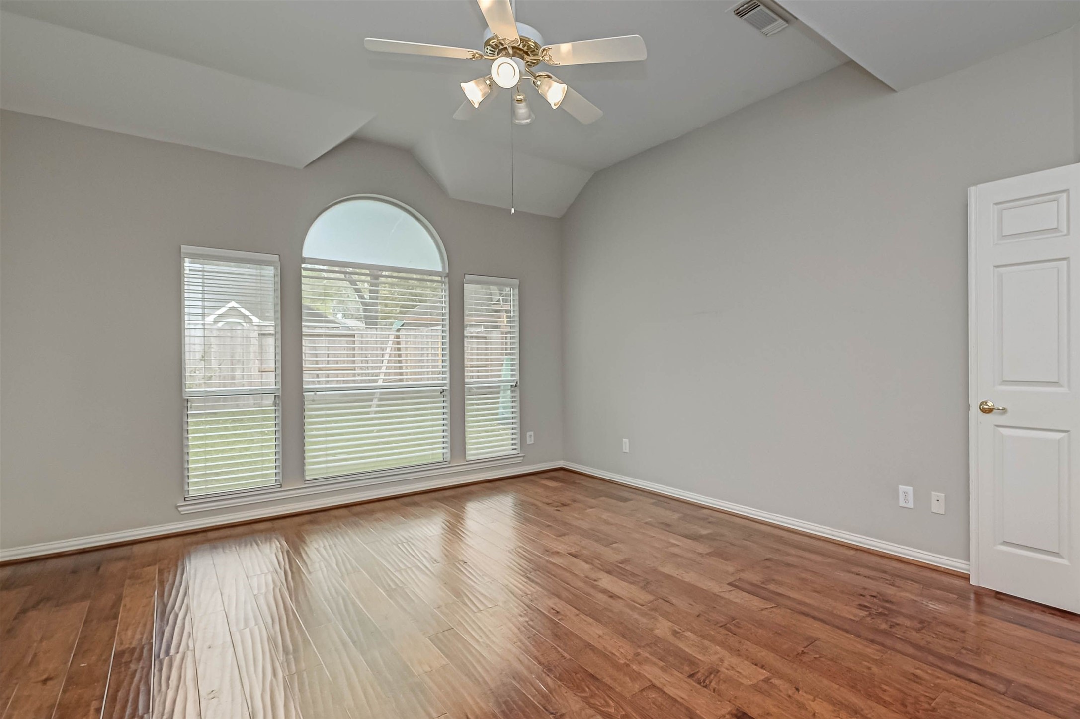 22714 Blenfield Property Photo 11