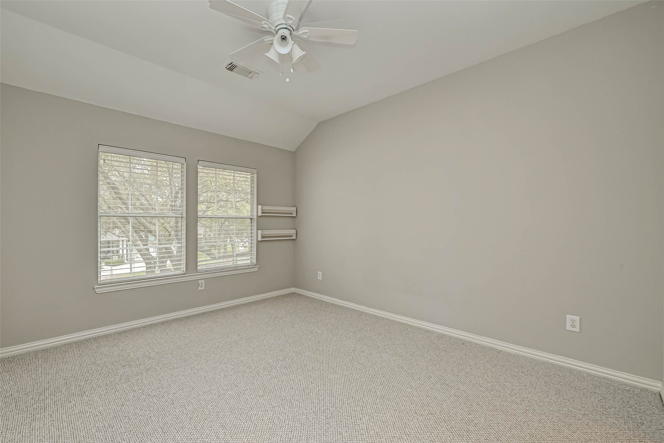 22714 Blenfield Property Photo 15