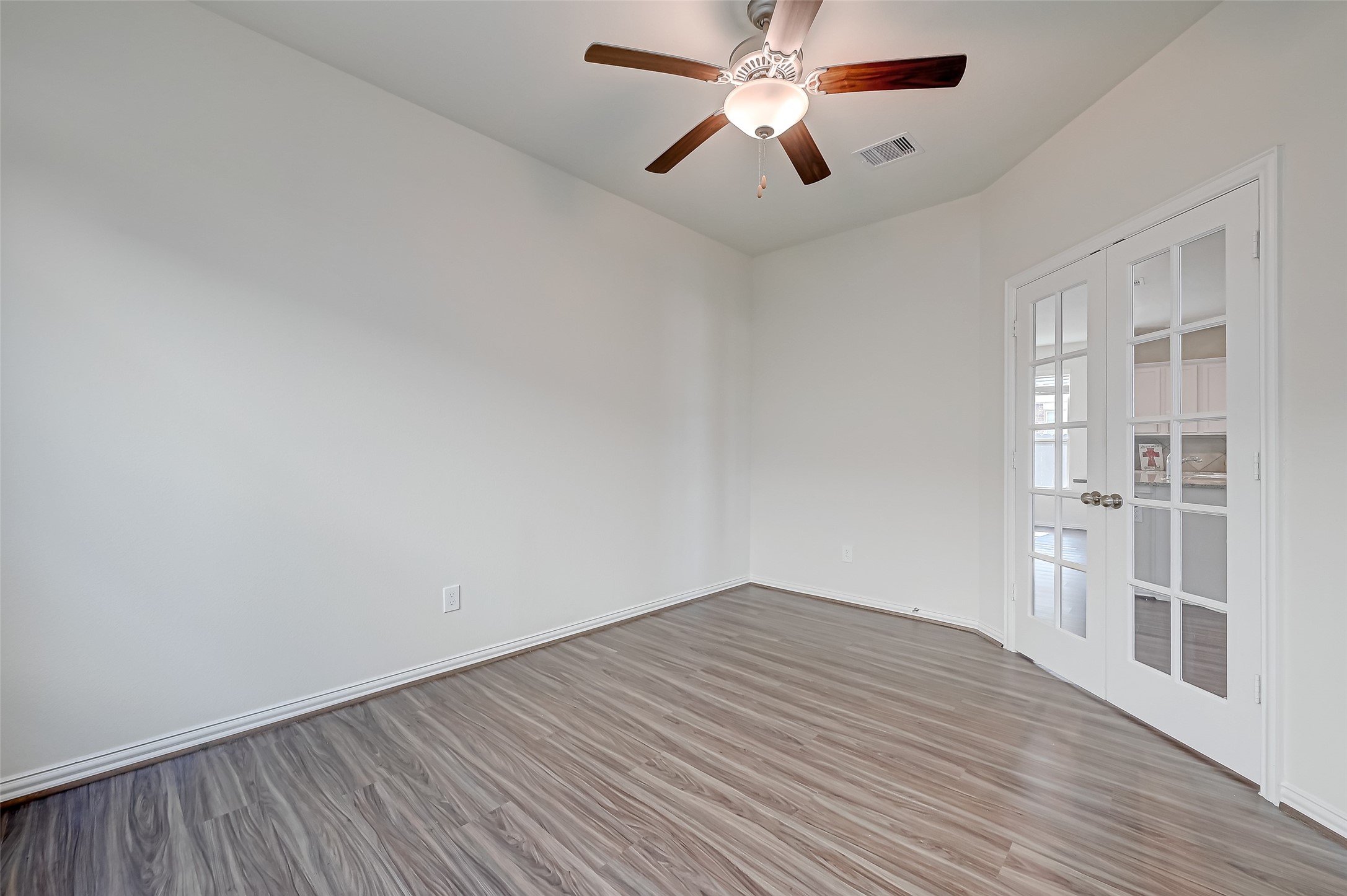 30822 Lake Spur Manor Property Photo 11