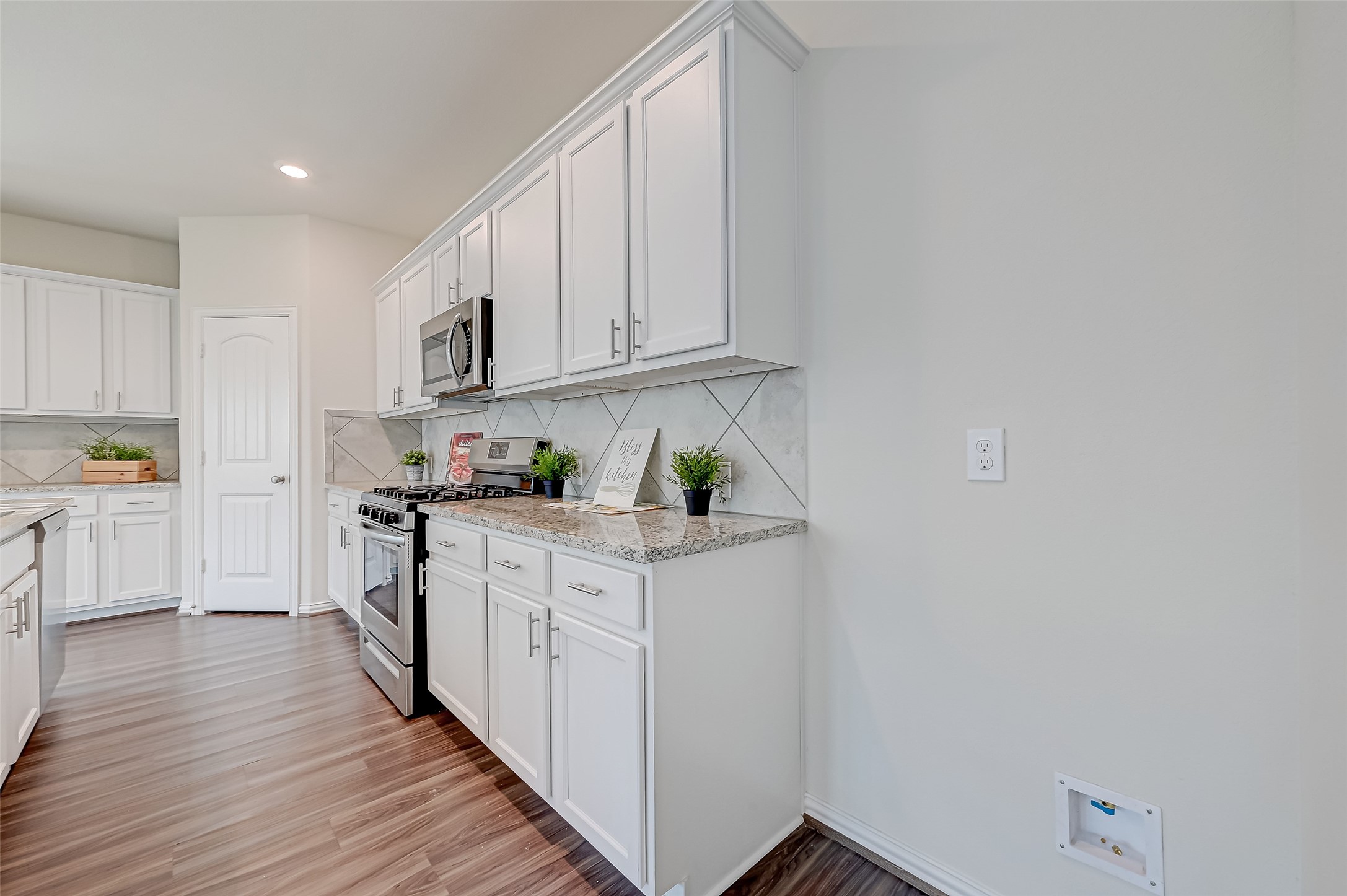 30822 Lake Spur Manor Property Photo 14